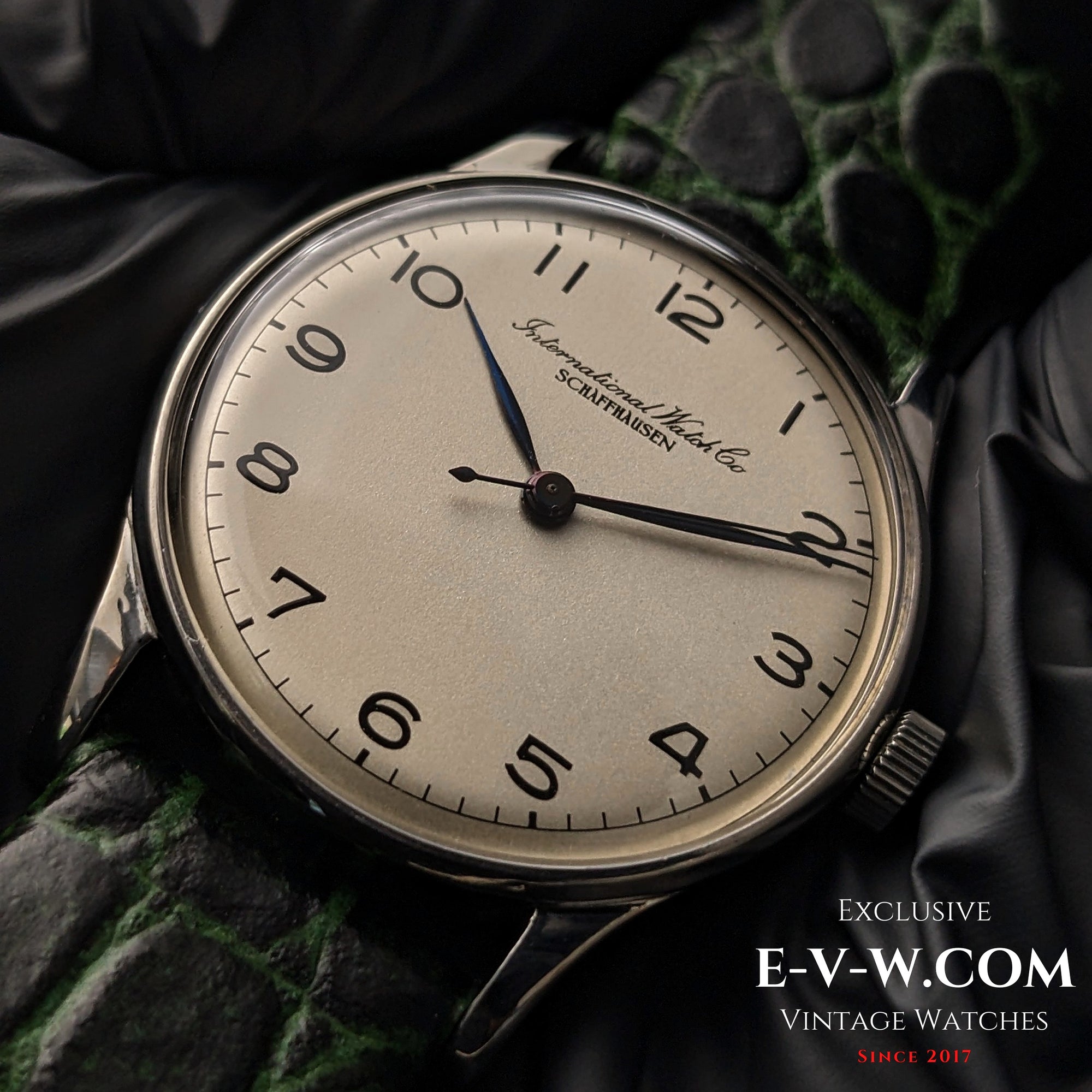 79 Years Old Vintage IWC Schaffhausen Classic Vintage / Cal. 89 / Vintage 1946