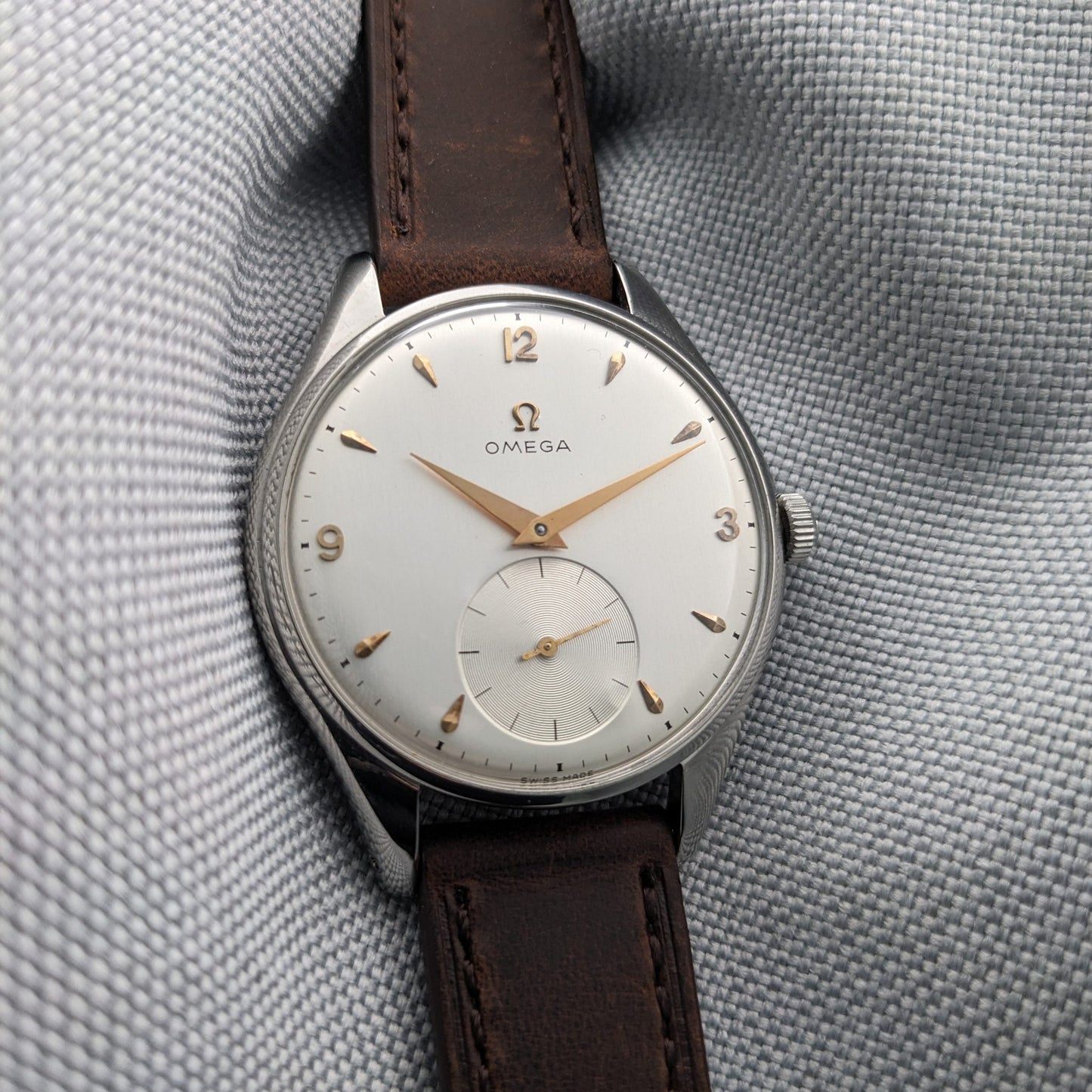 79 Years Old Omega jumbo 38mm / Ref 2505-23 / Vintage 1947 Watch / Cal 30T2 PC Movement / Serviced vintage watch