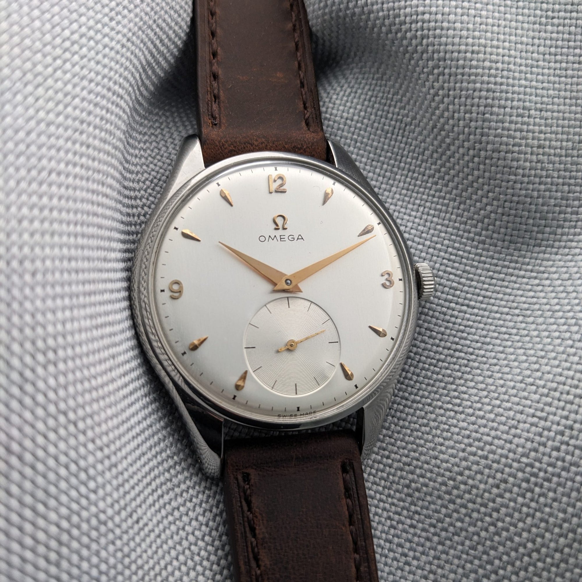 79 Years Old Omega jumbo 38mm / Ref 2505-23 / Vintage 1947 Watch / Cal 30T2 PC Movement / Serviced vintage watch