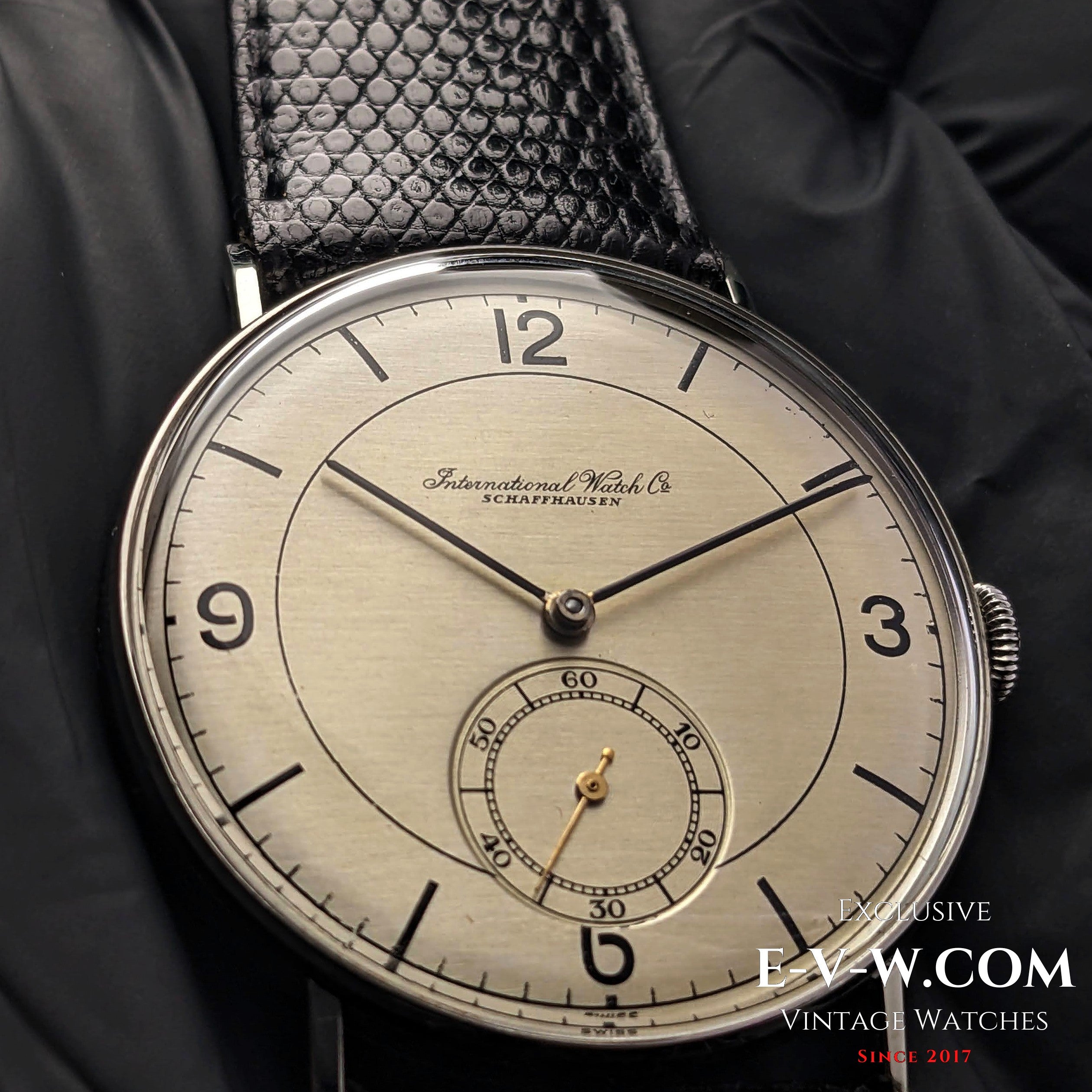 84 Years Old Vintage IWC SCHAFFHAUSEN / Cal. 83 / Vintage 1939 