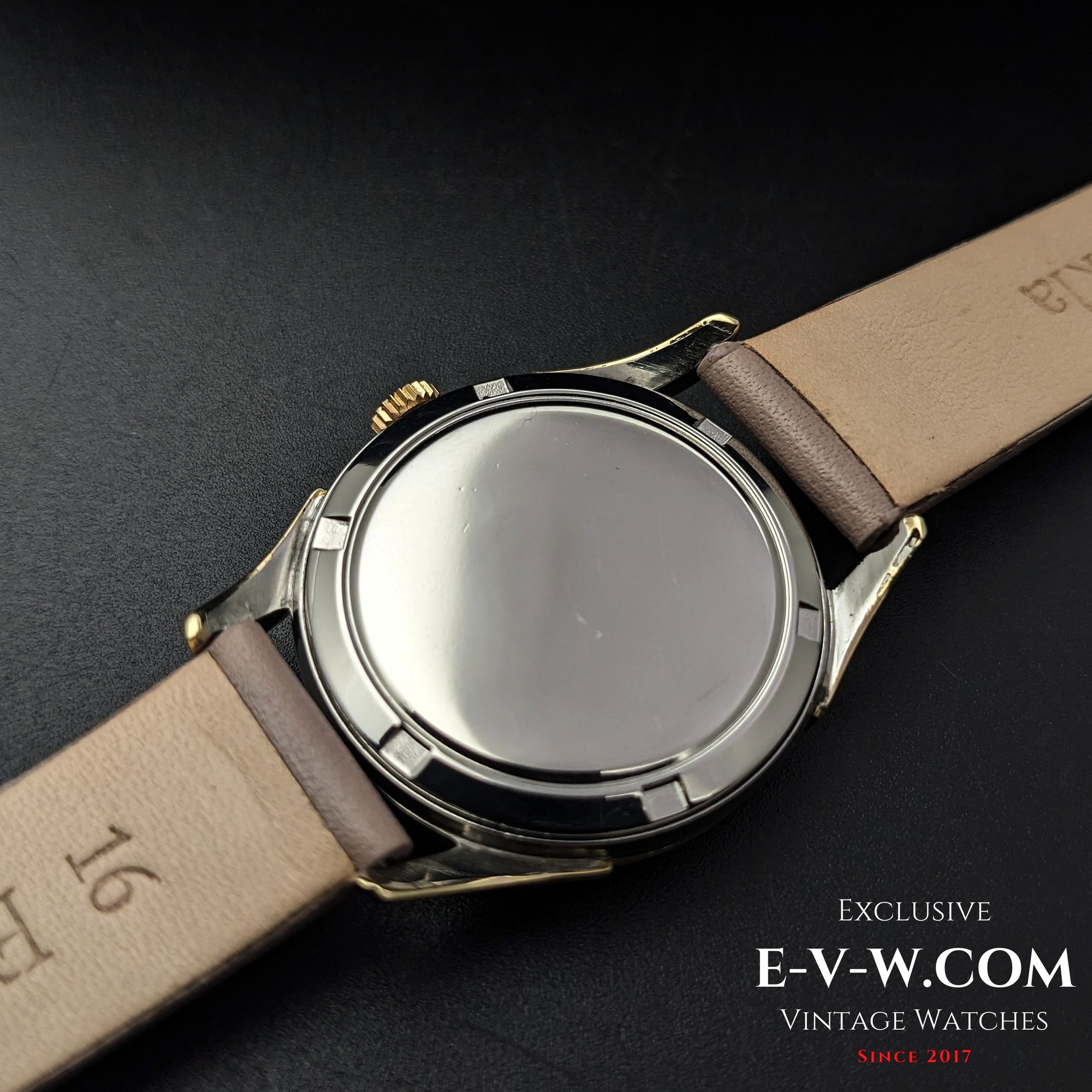 72 Years Old Vintage Omega Rare Guilloche-Honeucomb Dial Ref. 2667 4SC / Cal. 420 / Vintage 1952