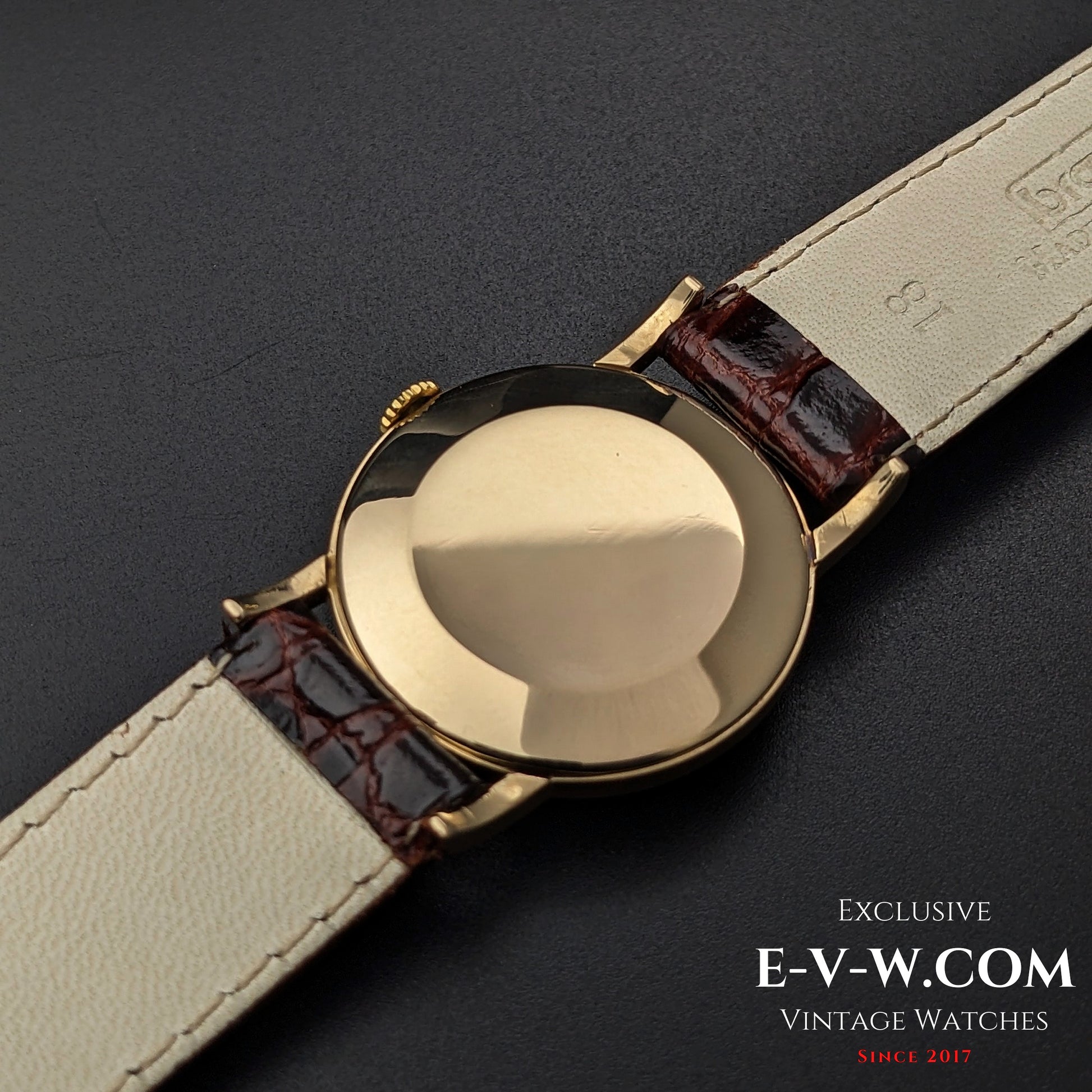 84 Years Old Vintage Jaeger-LeCoultre Fabrique en Suisse / 14k Gold / Cal. 428 / Vintage 1940