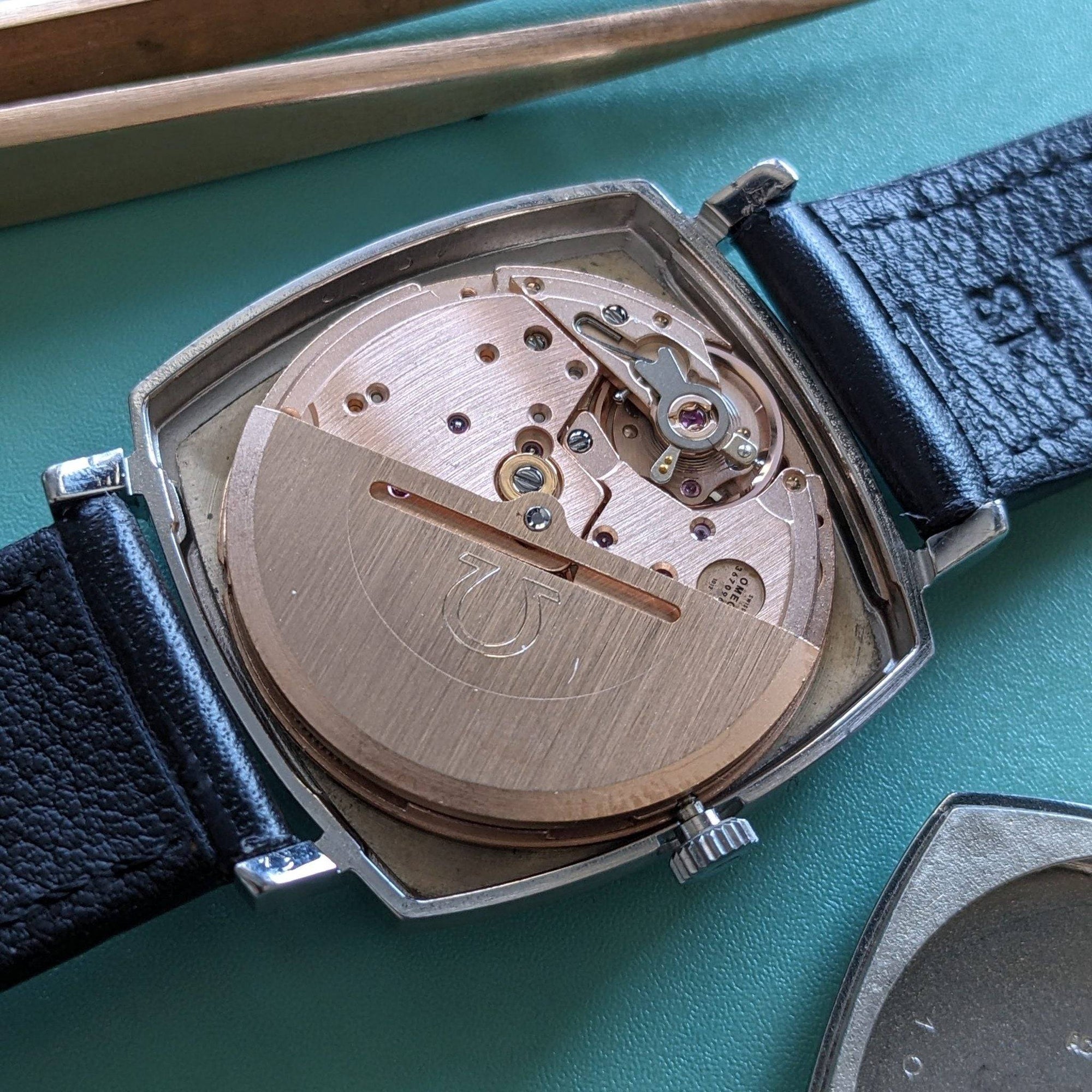 53年前のオメガ 自動巻き ジュネーブ / Ref 162.0052 - 1973年製ヴィンテージ時計 / オーバーホール済み
