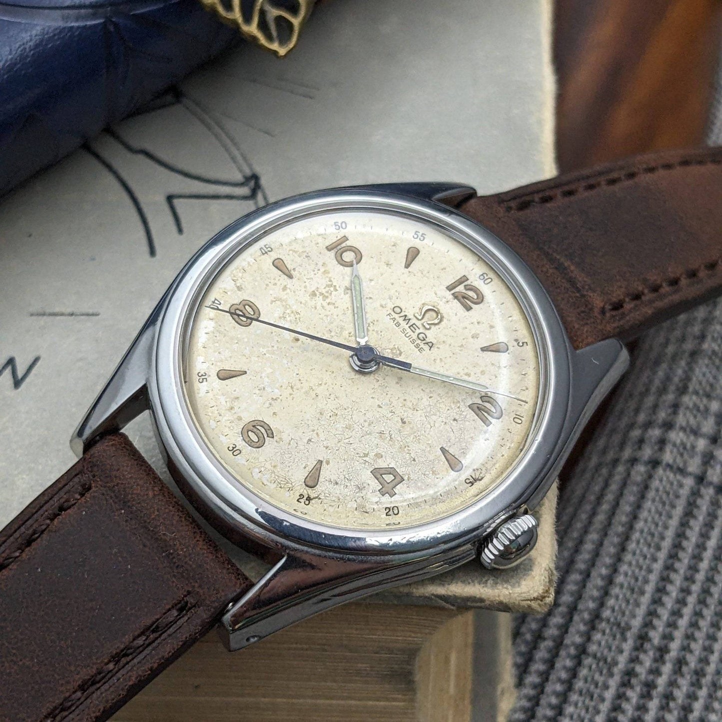 78 years old Omega Fab. Suisse Dial 2537-3 Vintage Watch 1948 / Serviced