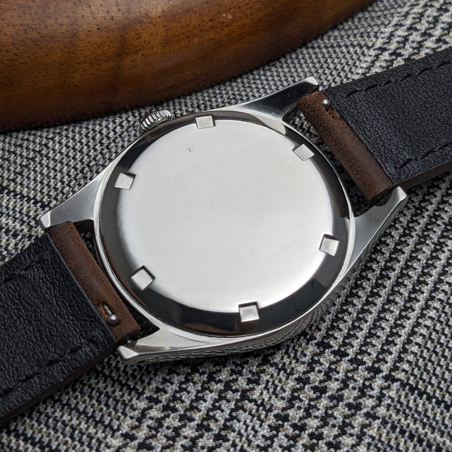 78 years old Omega Fab. Suisse Dial 2537-3 Vintage Watch 1948 / Serviced