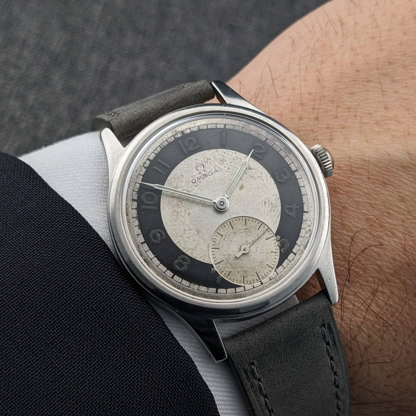 WWII Omega Suveran Bullseye Watch 2400-7 Vintage 1945 / Serviced