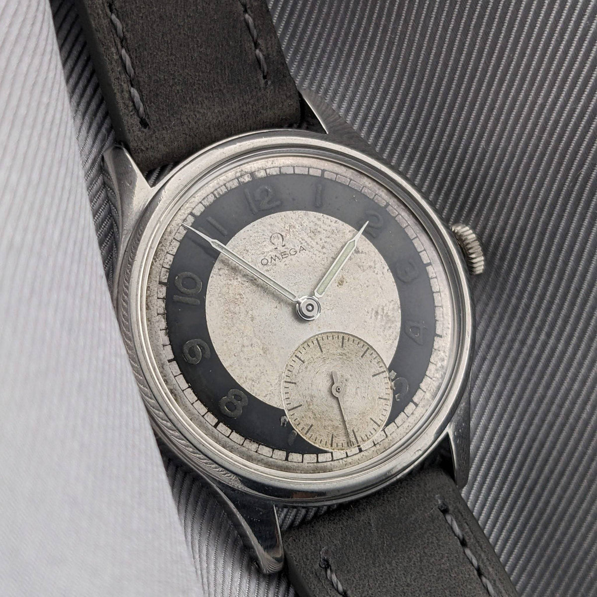 Montre WWII Omega Suveran Bullseye 2400-7 Vintage 1945 / Révisée