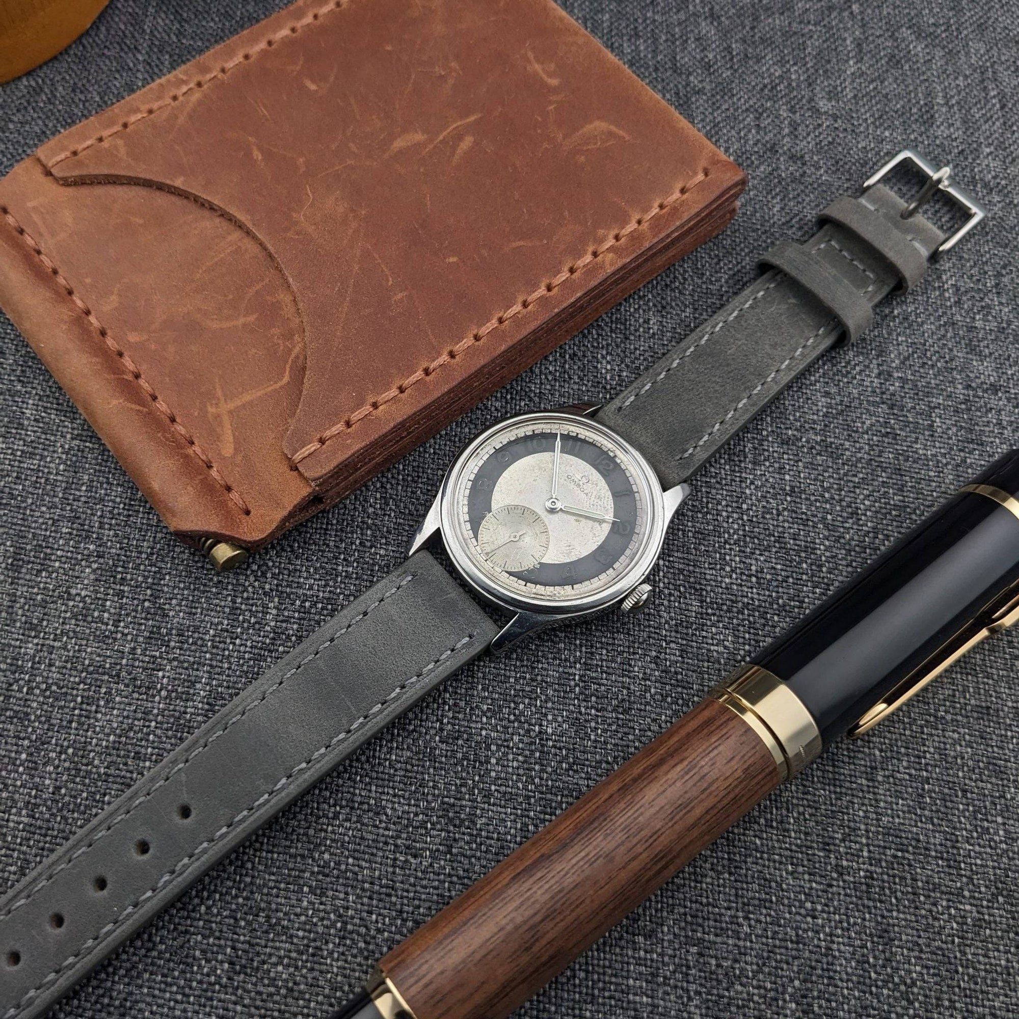 Montre WWII Omega Suveran Bullseye 2400-7 Vintage 1945 / Révisée
