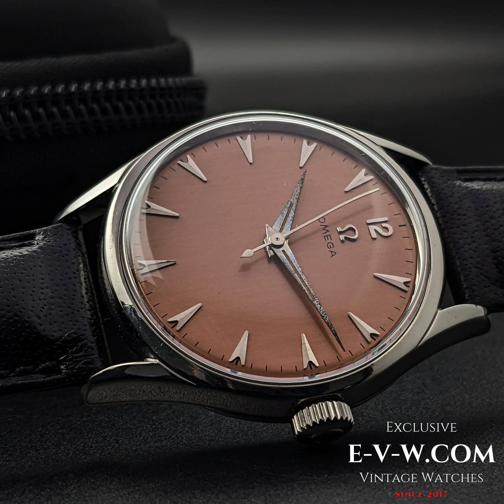 Vintage Omega, gebürstetes rosafarbenes Zifferblatt in Lachsrosa / Kal. 283 (30T2) / Baujahr 1952