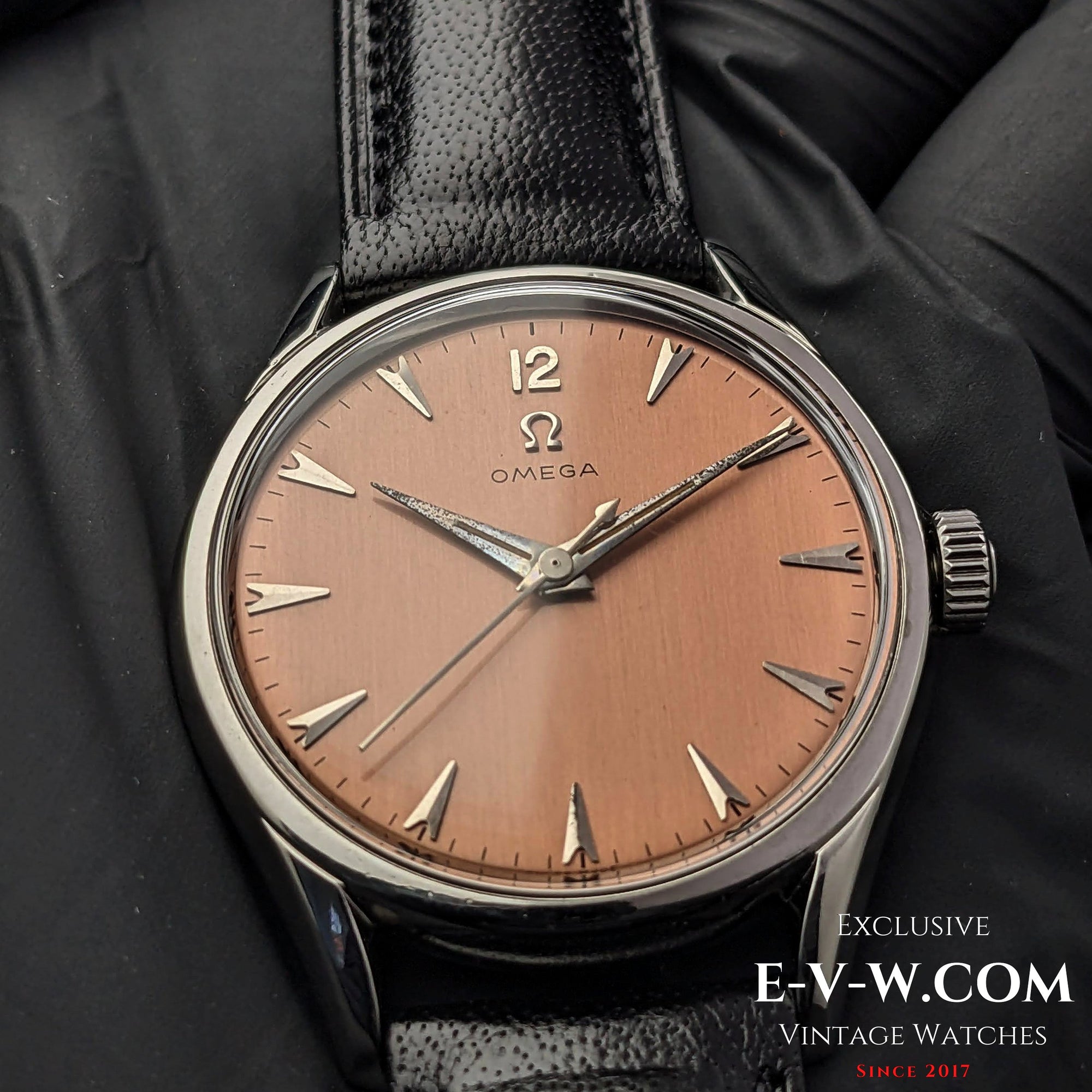 Vintage Omega, gebürstetes rosafarbenes Zifferblatt in Lachsrosa / Kal. 283 (30T2) / Baujahr 1952