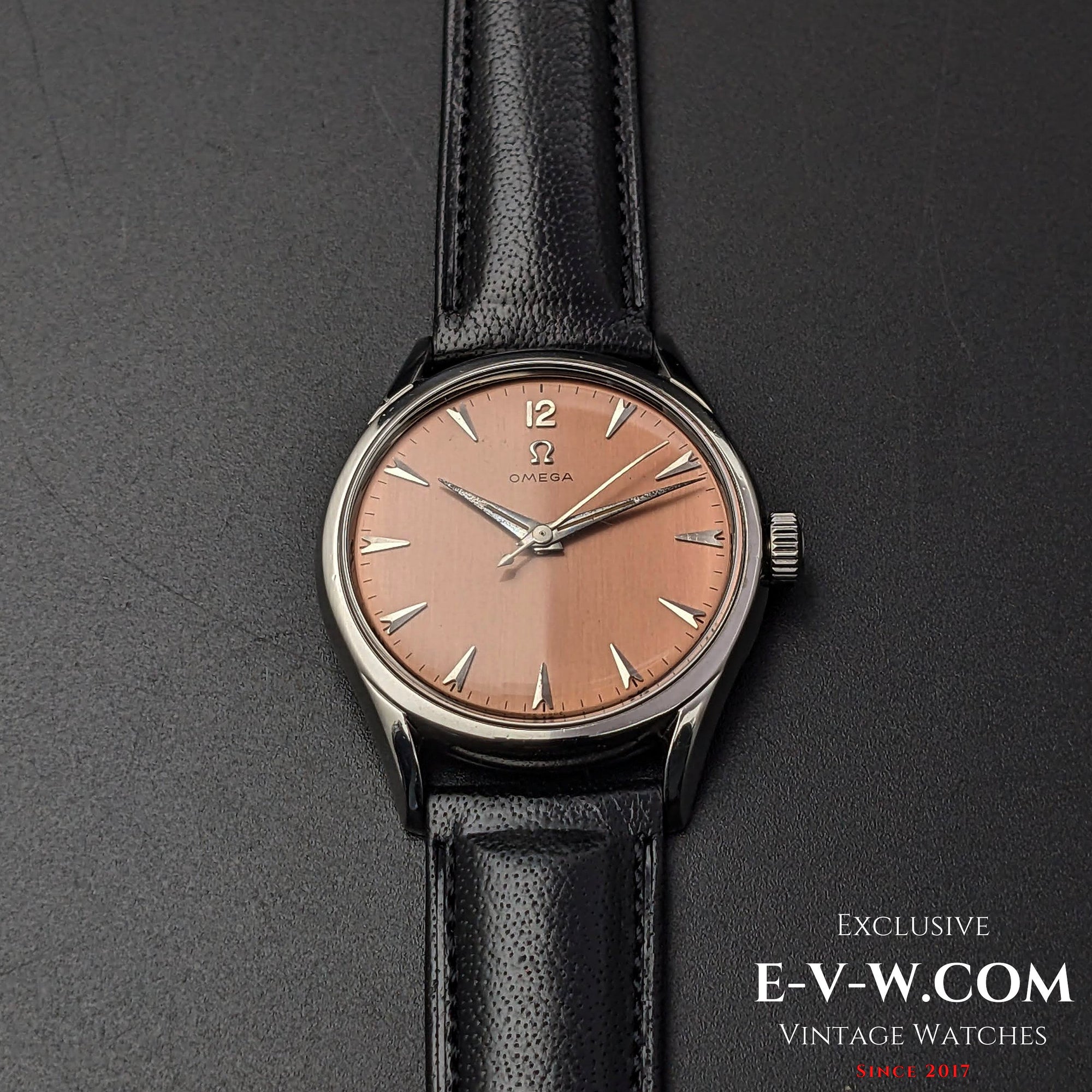Vintage Omega, gebürstetes rosafarbenes Zifferblatt in Lachsrosa / Kal. 283 (30T2) / Baujahr 1952