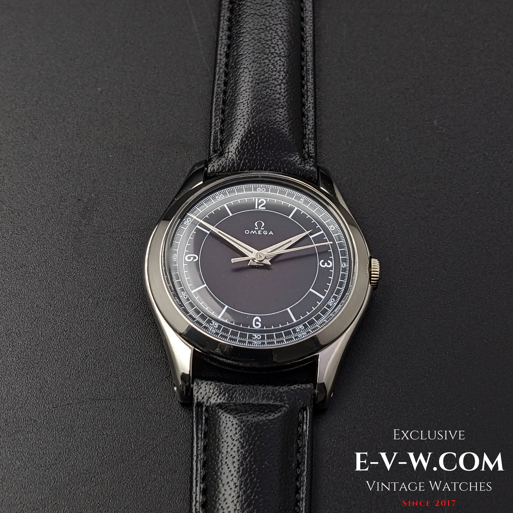 أوميجا بعمر 71 عامًا ذات القرص "الأسود" / المرجع 2504 13 SC / العيار 283 (30T2) / العتيقة 1952