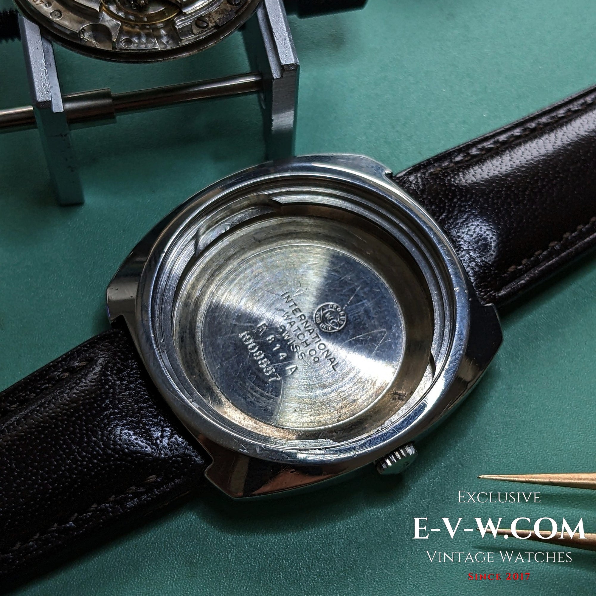 57 anni — IWC Schaffhausen — Rif. R814A — Cal. 8541 — Annata 1968 — Revisionato