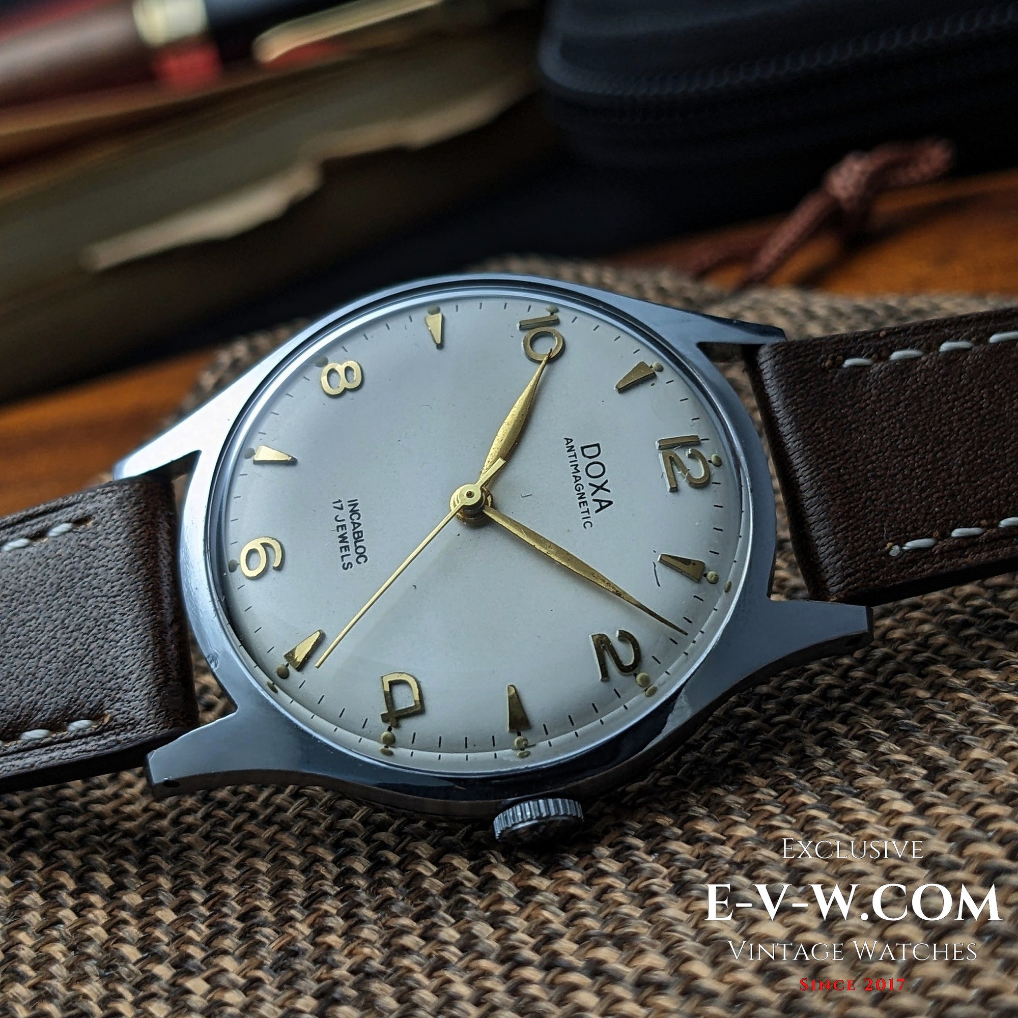Jaren 1950 — DOXA — Antimagnetisch — Kaliber .380 FFR — Vintage jaren 1950 — Onderhouden