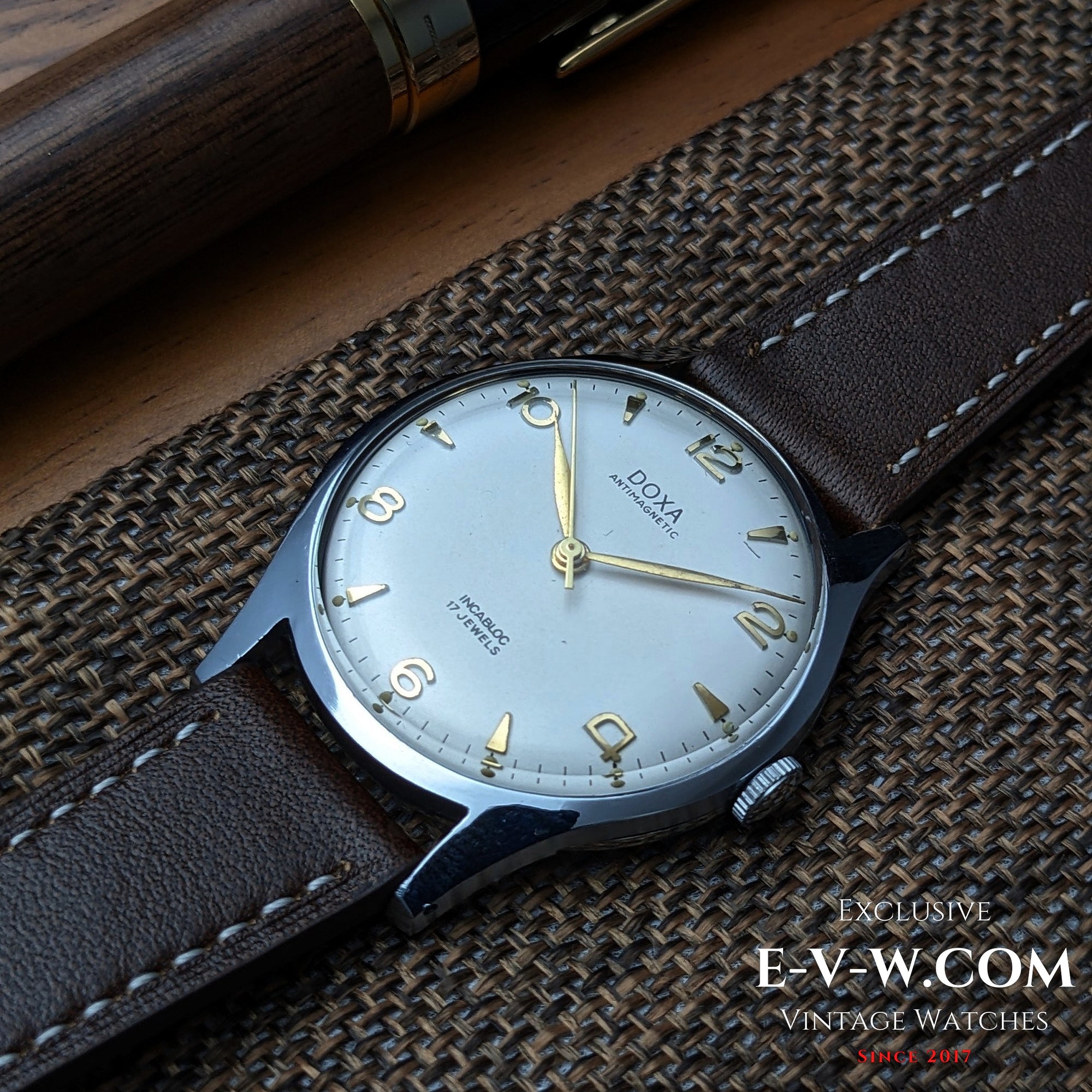 Jaren 1950 — DOXA — Antimagnetisch — Kaliber .380 FFR — Vintage jaren 1950 — Onderhouden