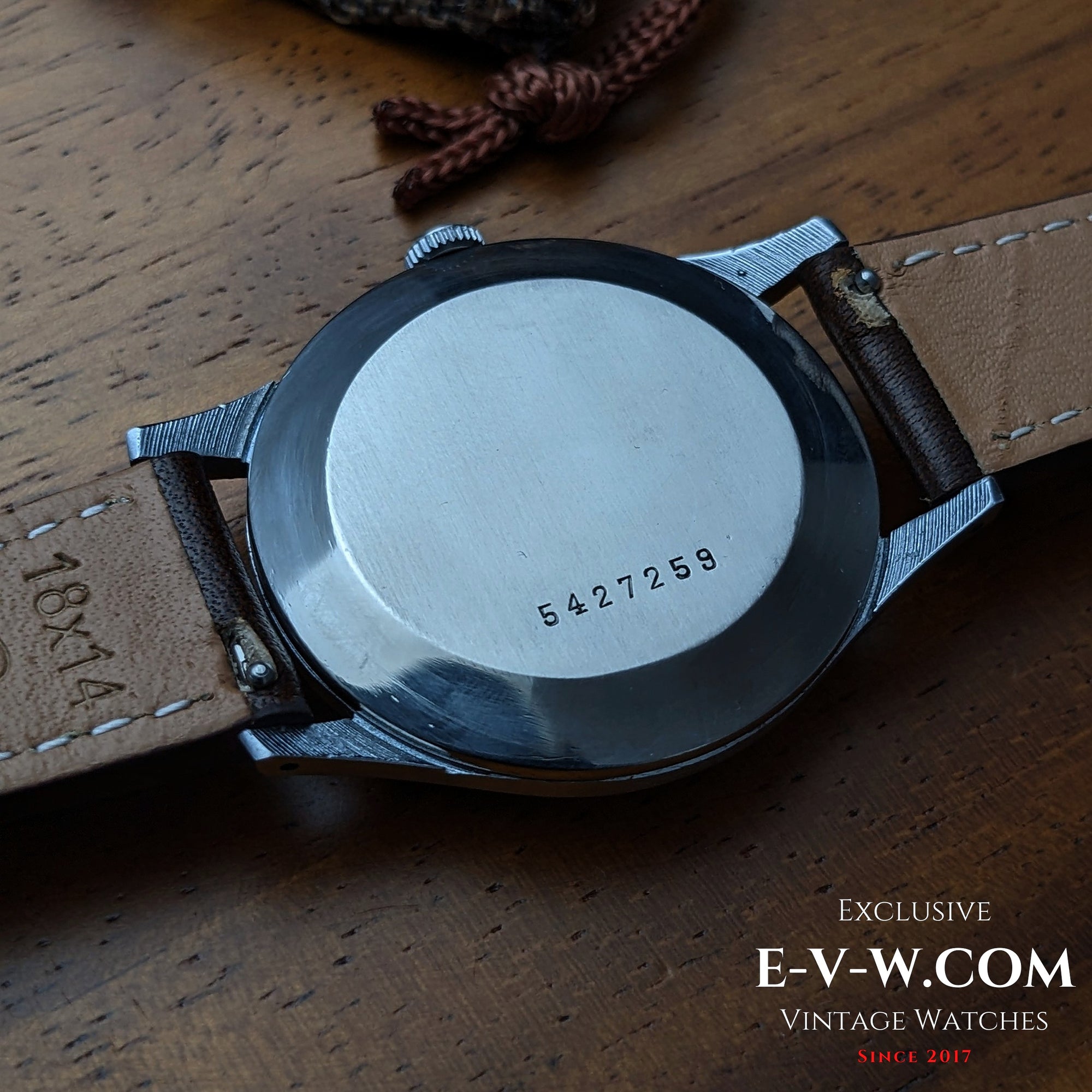 Jaren 1950 — DOXA — Antimagnetisch — Kaliber .380 FFR — Vintage jaren 1950 — Onderhouden