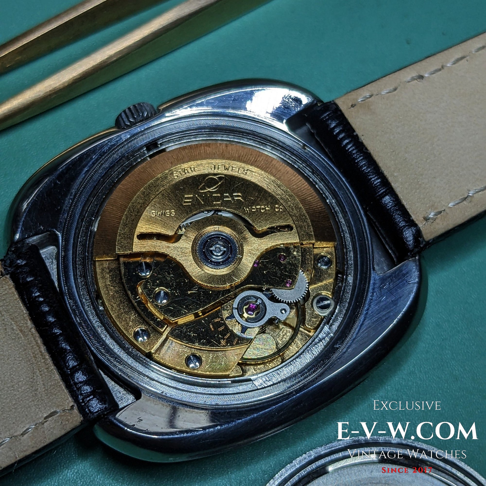 Enicar Day-Date | مرجع 147-01-13 | عيار AR 1147 | عتيق 1970 | خضع للصيانة