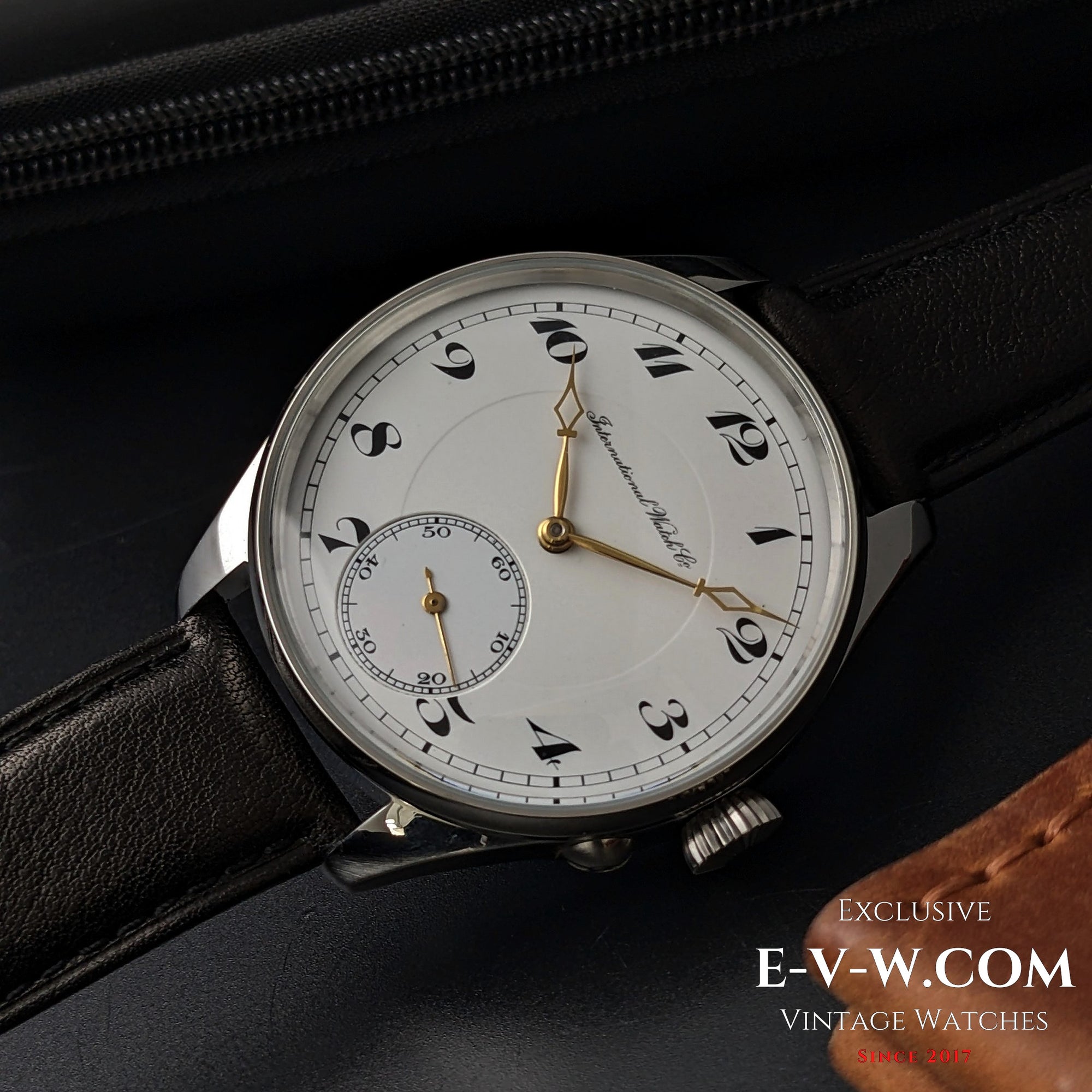 Mouvement de montre de poche IWC Shaffhausen calibre 66, datant de 1917 et vieux de 108 ans. Révisé.