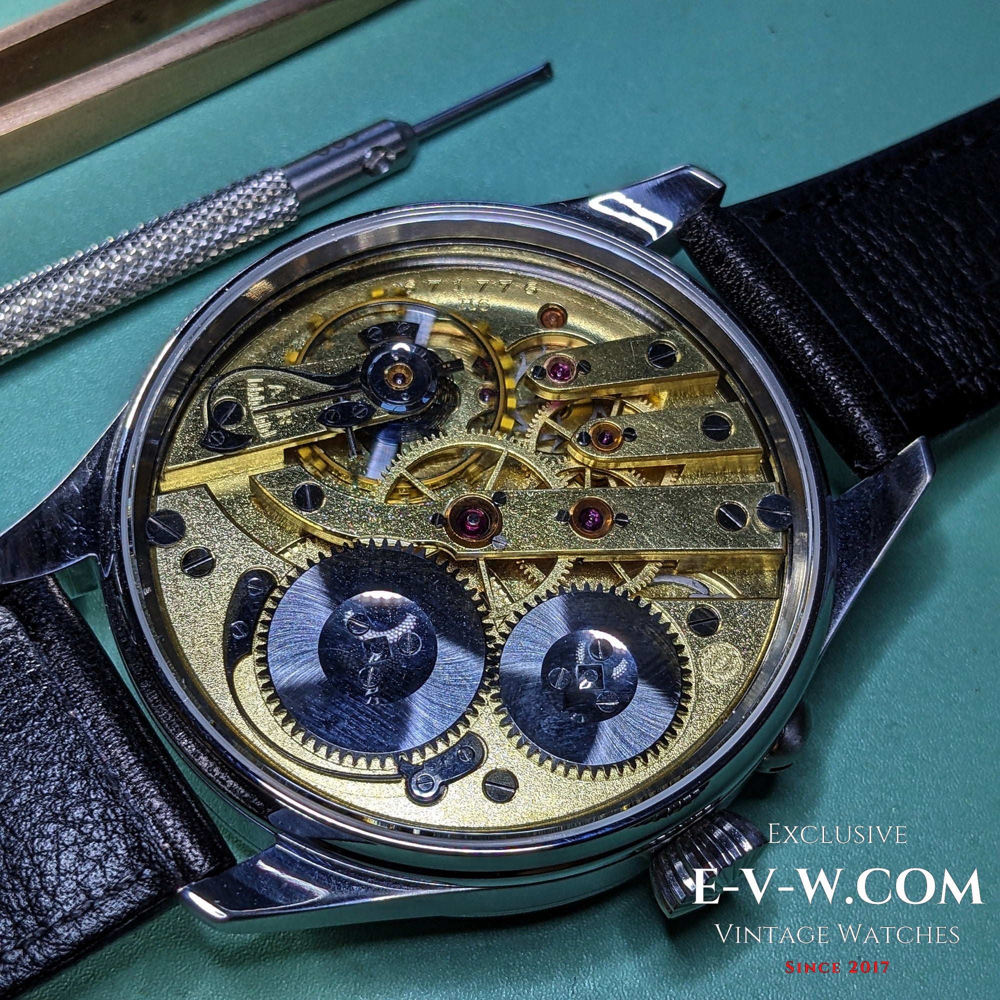 Mouvement de montre de poche IWC Shaffhausen calibre 66, datant de 1917 et vieux de 108 ans. Révisé.