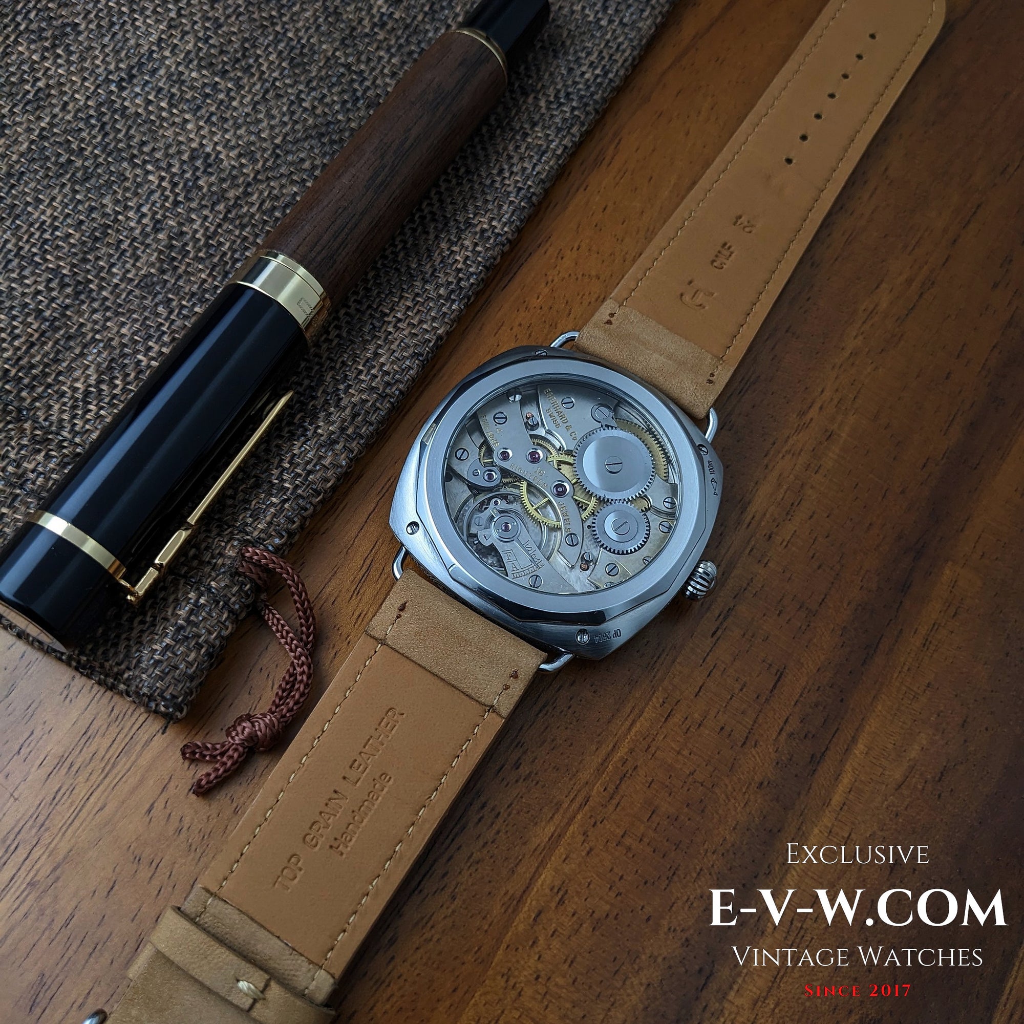 1920年代古董Eberhard & Co改裝，配有18顆寶石懷錶機芯和透視底蓋