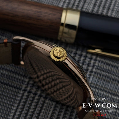 An exceptionally rare early Rolex Chronometer from the pre-Oyster era / Cal 530 /  Ref. 4139 – 14K Gold (c. 1943–1946)