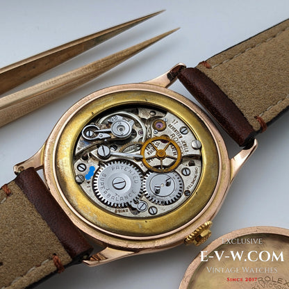 An exceptionally rare early Rolex Chronometer from the pre-Oyster era / Cal 530 /  Ref. 4139 – 14K Gold (c. 1943–1946)