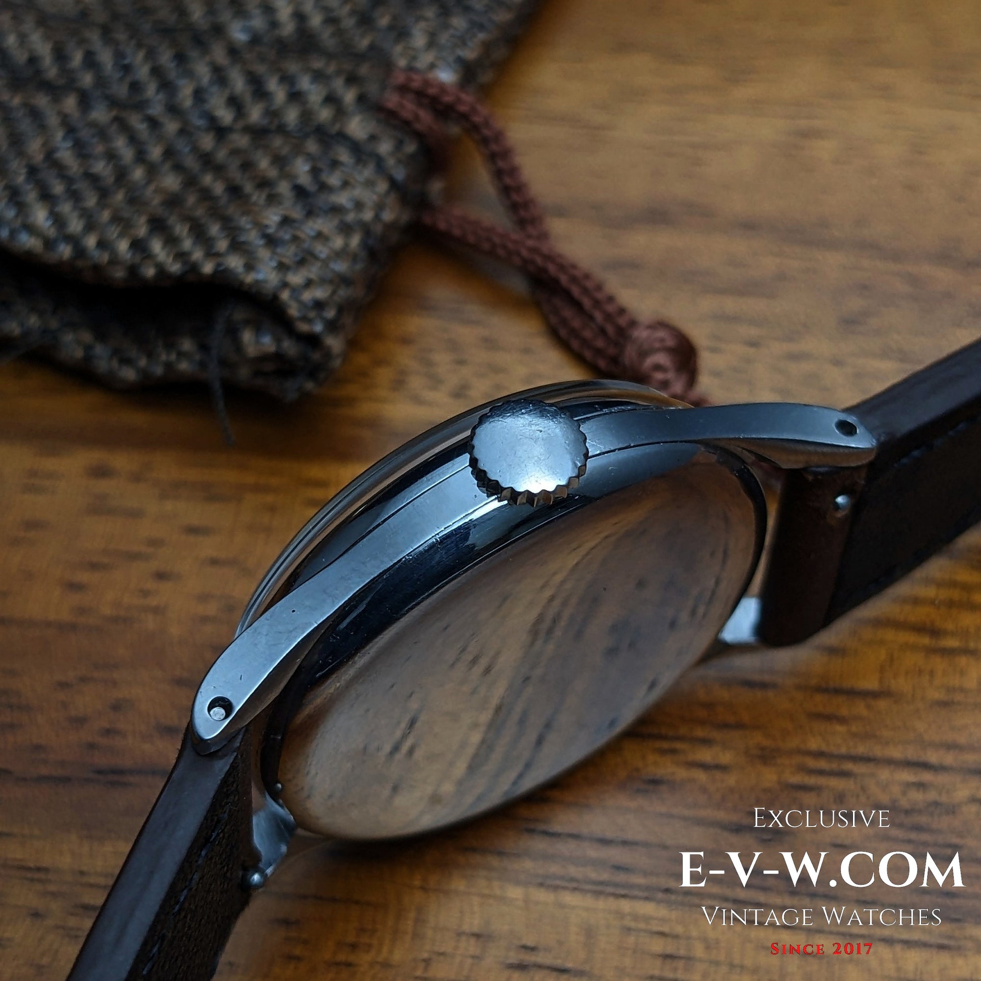 82 Jahre alt / Zweiter Weltkrieg | Omega Vintage Small Seconds | Ref. 2390 | Kaliber 30T2 | Baujahr 1944 | Überholt