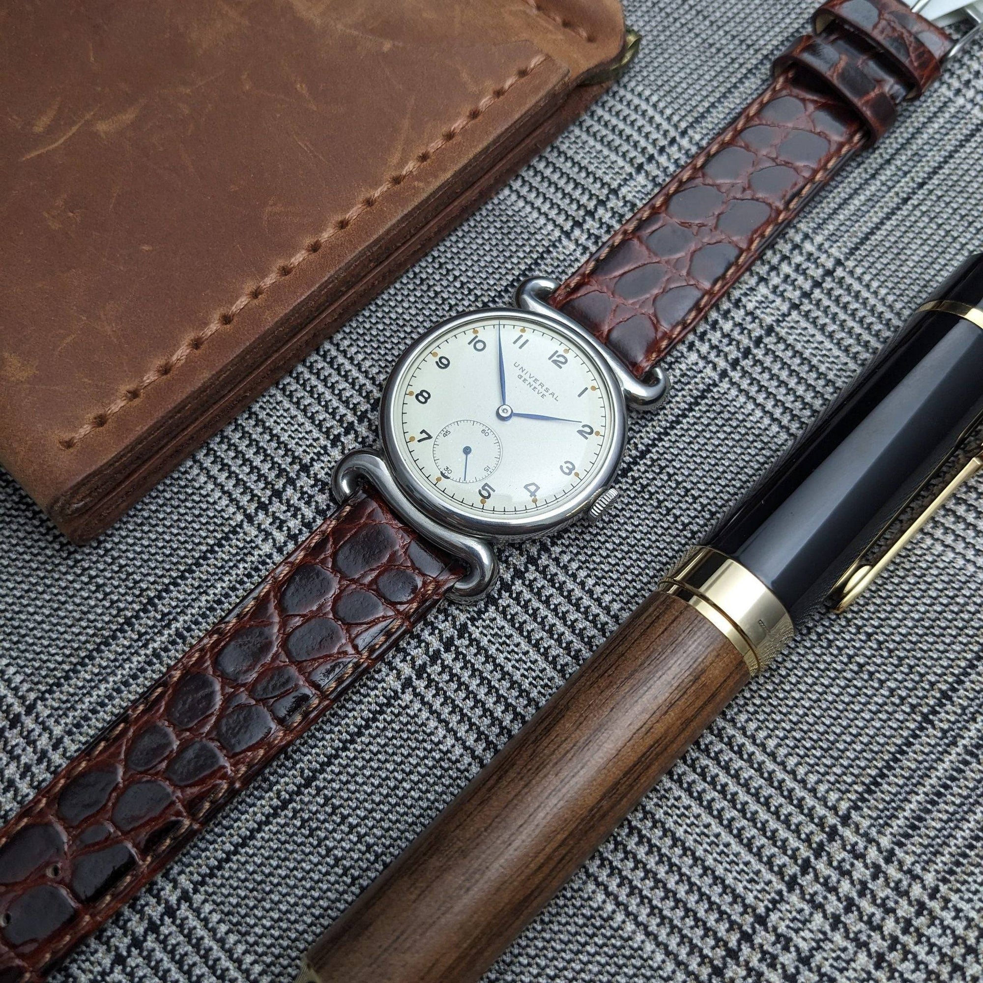Orologio vintage Universal Genève della seconda guerra mondiale, 80 anni, del 1945, con calibro 262 / anse a granchio / revisionato /