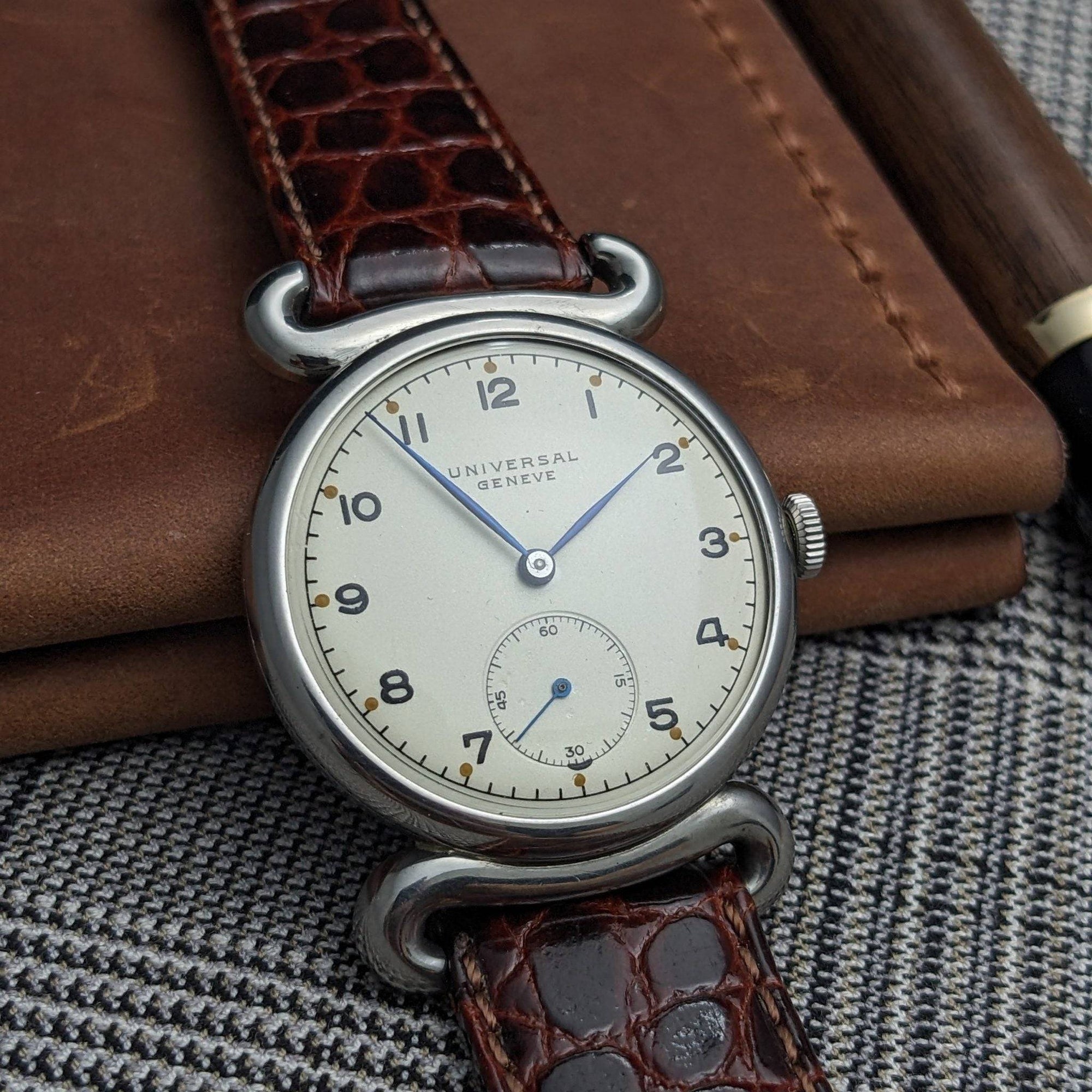 Orologio vintage Universal Genève della seconda guerra mondiale, 80 anni, del 1945, con calibro 262 / anse a granchio / revisionato /