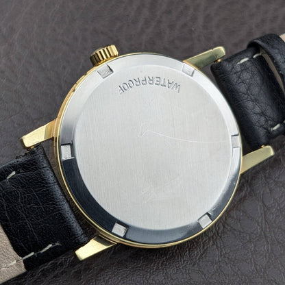 Omega Genève de 56 años chapado en oro con esfera rara con textura de corteza / Ref 135.070 / Reloj Vintage de 1970 con Cal 601 / Revisado