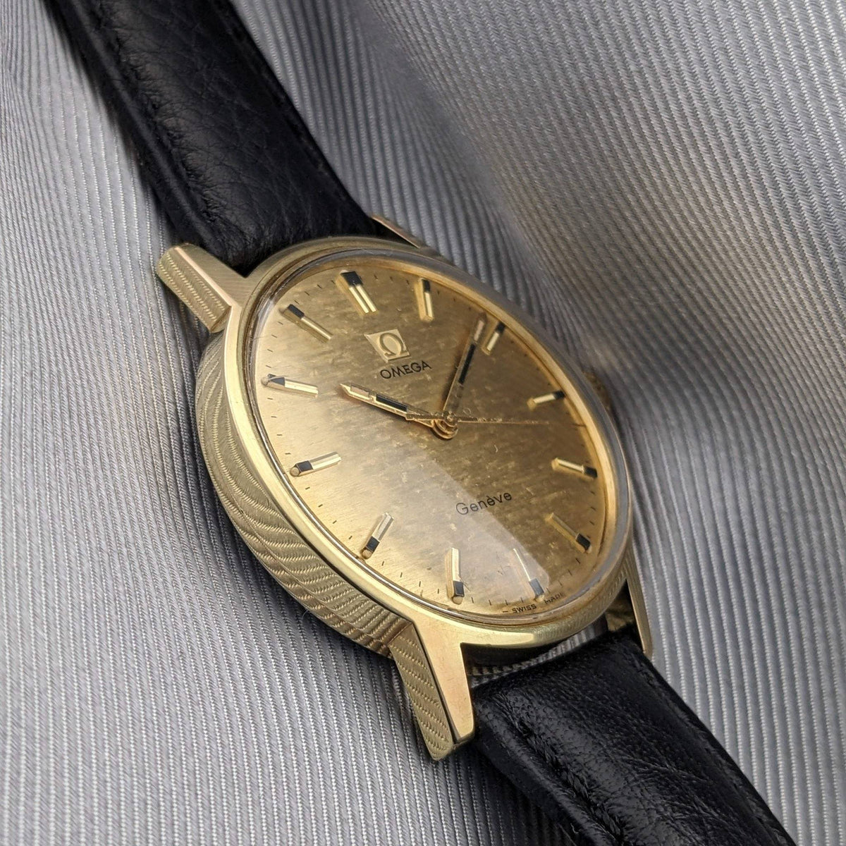 56 Years Old Omega Genève Gold Plated with Rare Bark-Textured Dial / Ref 135.070 / Vintage 1970 Watch with Cal 601 / Serviced