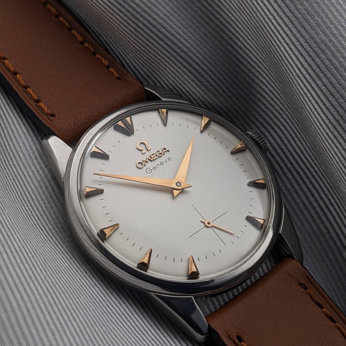 72 Years Old Omega Genève / Ref 2748-14 / Vintage 1954 Watch with Cal 266 (30T2 family) Movement / serviced