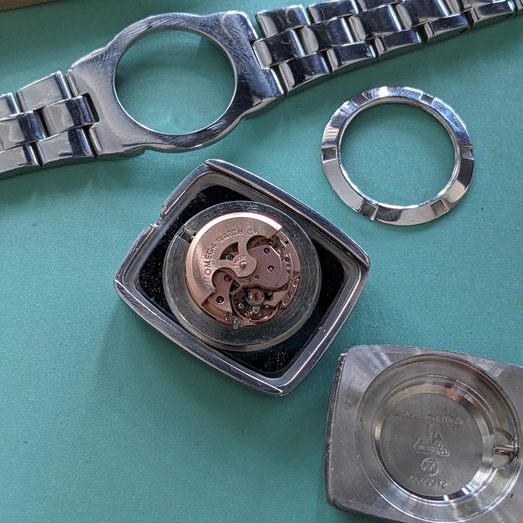 Circa 50 Years Old Lady Omega Genève Dynamic / Ref 5660072 / Vintage 1970s Watch / Cal 684 Movement / Serviced vintage watch