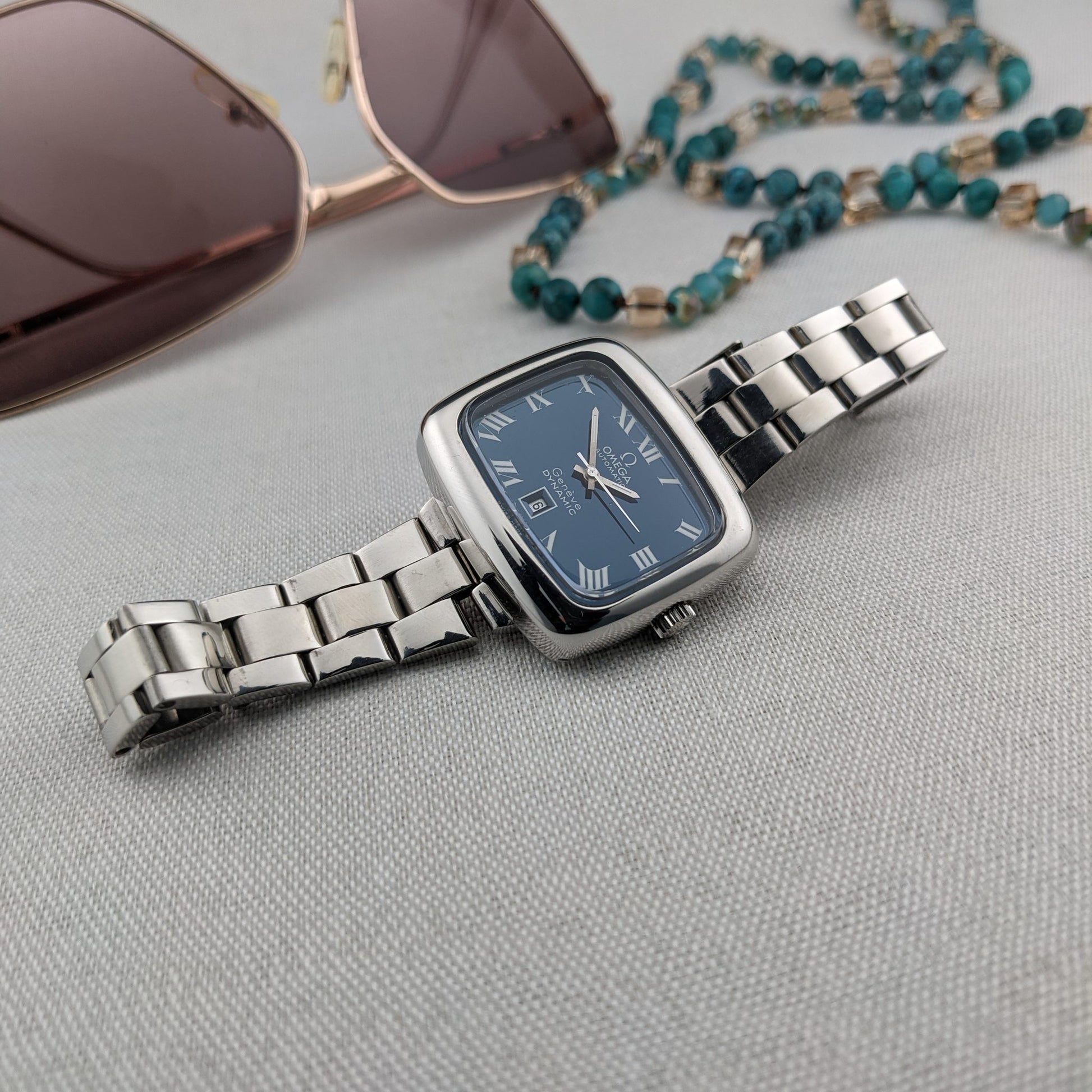 Circa 50 Years Old Lady Omega Genève Dynamic / Ref 5660072 / Vintage 1970s Watch / Cal 684 Movement / Serviced vintage watch