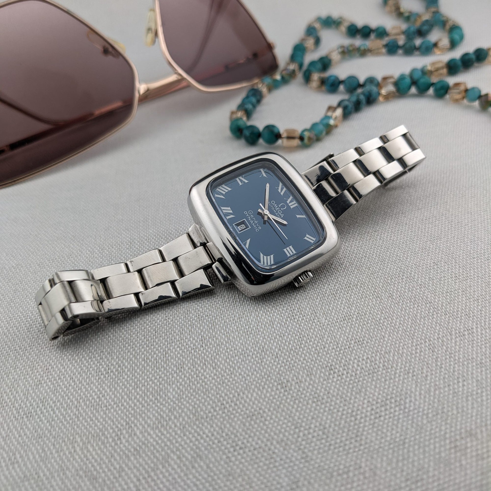 Circa 50 Years Old Lady Omega Genève Dynamic / Ref 5660072 / Vintage 1970s Watch / Cal 684 Movement / Serviced vintage watch