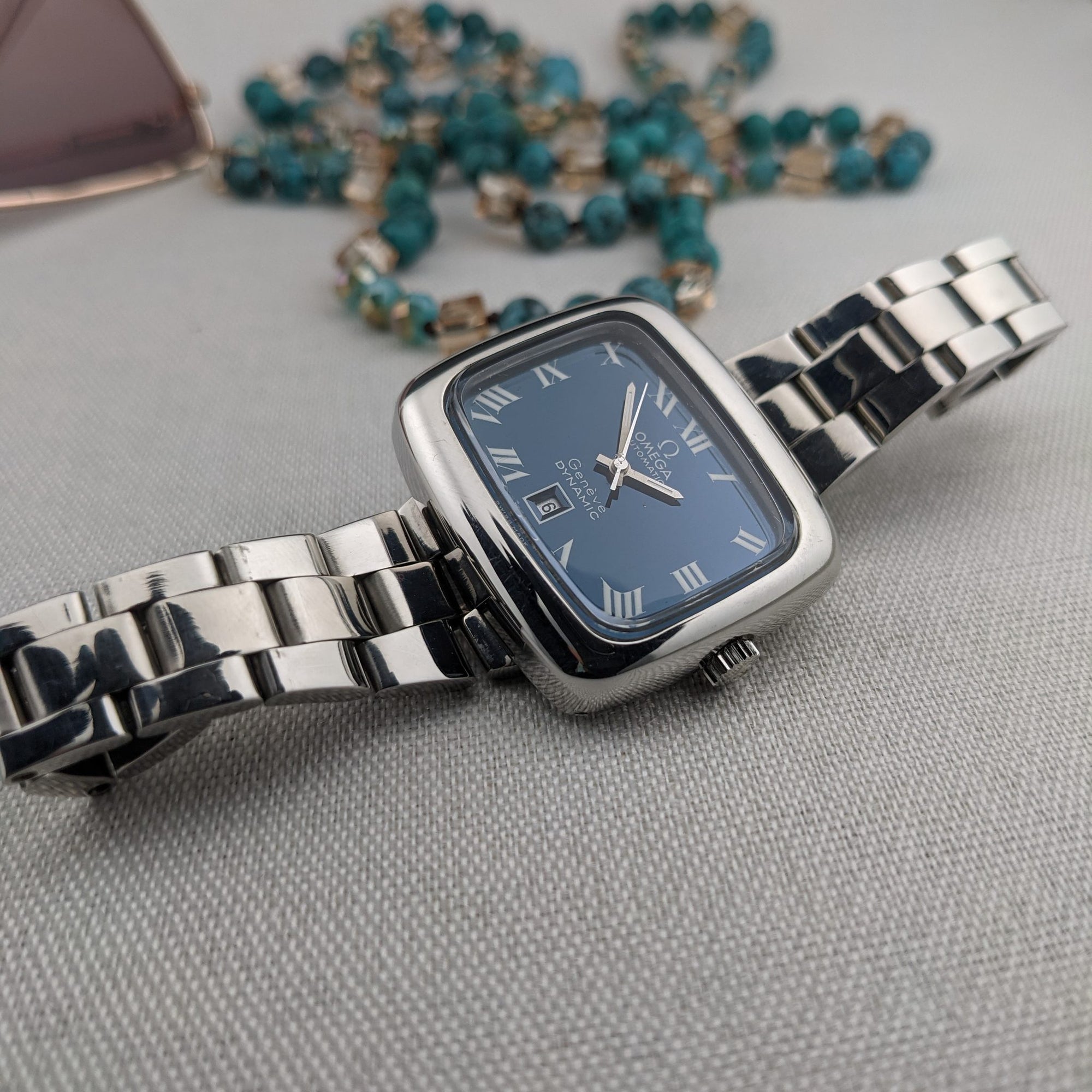 Circa 50 Years Old Lady Omega Genève Dynamic / Ref 5660072 / Vintage 1970s Watch / Cal 684 Movement / Serviced vintage watch