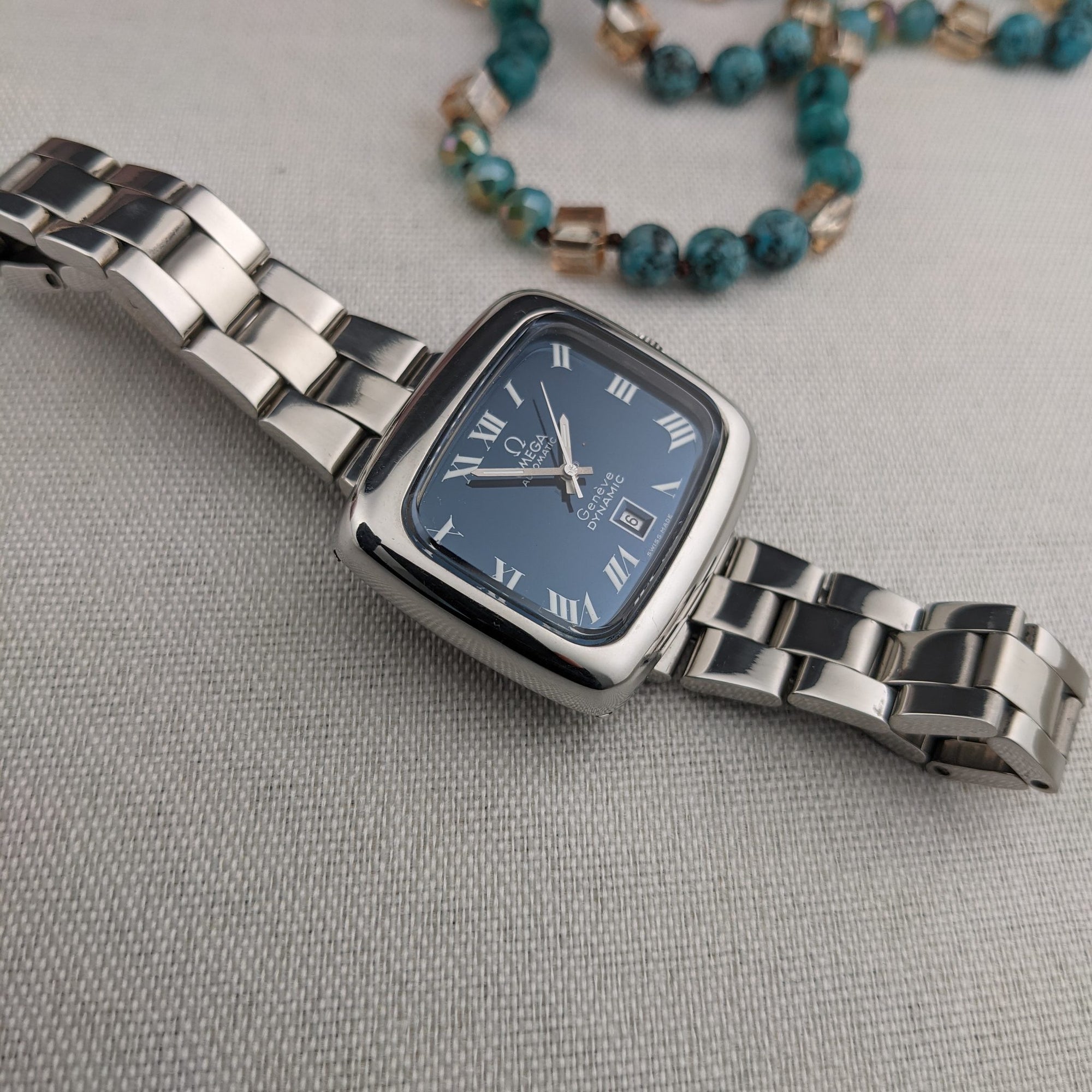 Circa 50 Years Old Lady Omega Genève Dynamic / Ref 5660072 / Vintage 1970s Watch / Cal 684 Movement / Serviced vintage watch