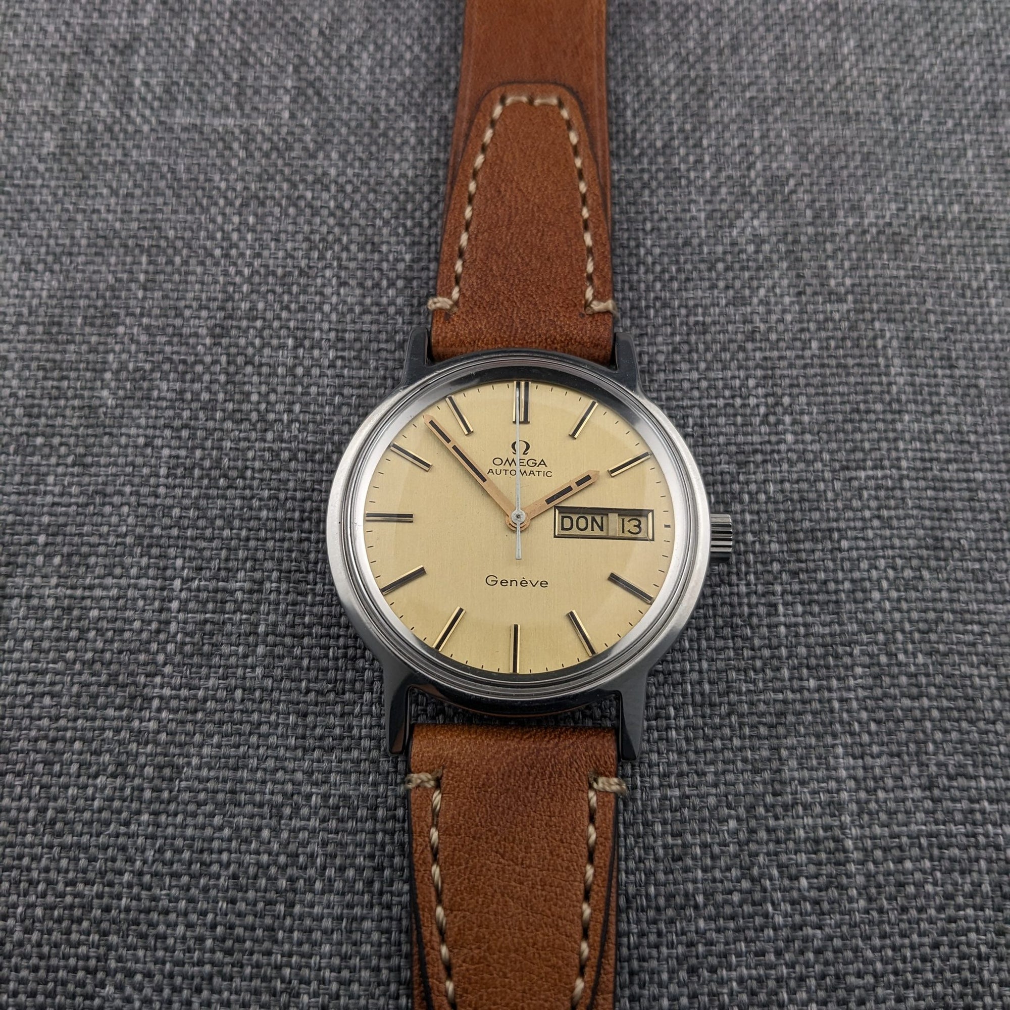 Circa 50 Years Old / Omega AUTOMATIC GENEVE / Ref 1660117 / Vintage 1970s Watch / Cal 1022 Movement / Serviced dial