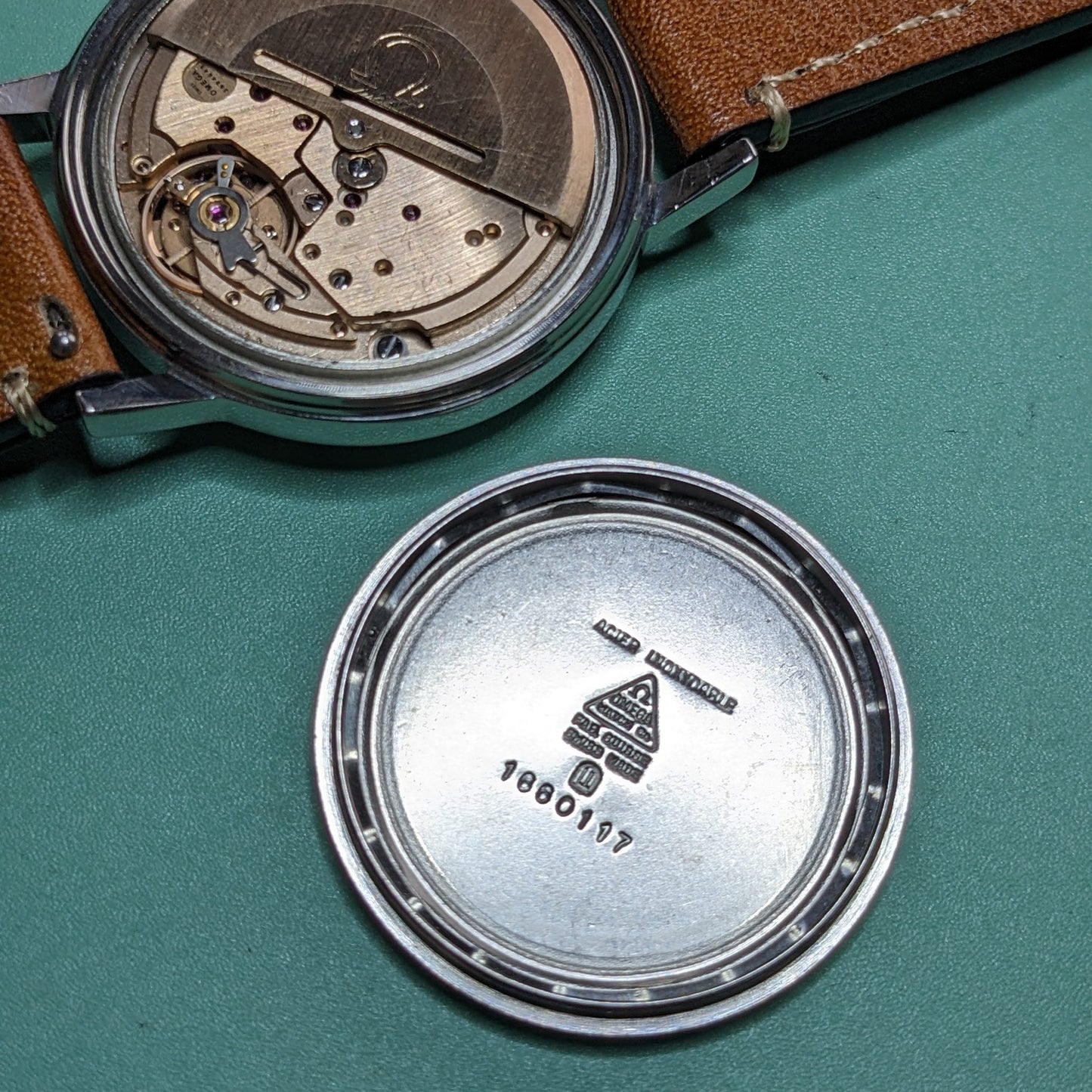 Circa 50 Years Old / Omega AUTOMATIC GENEVE / Ref 1660117 / Vintage 1970s Watch / Cal 1022 Movement / Serviced vintage watch