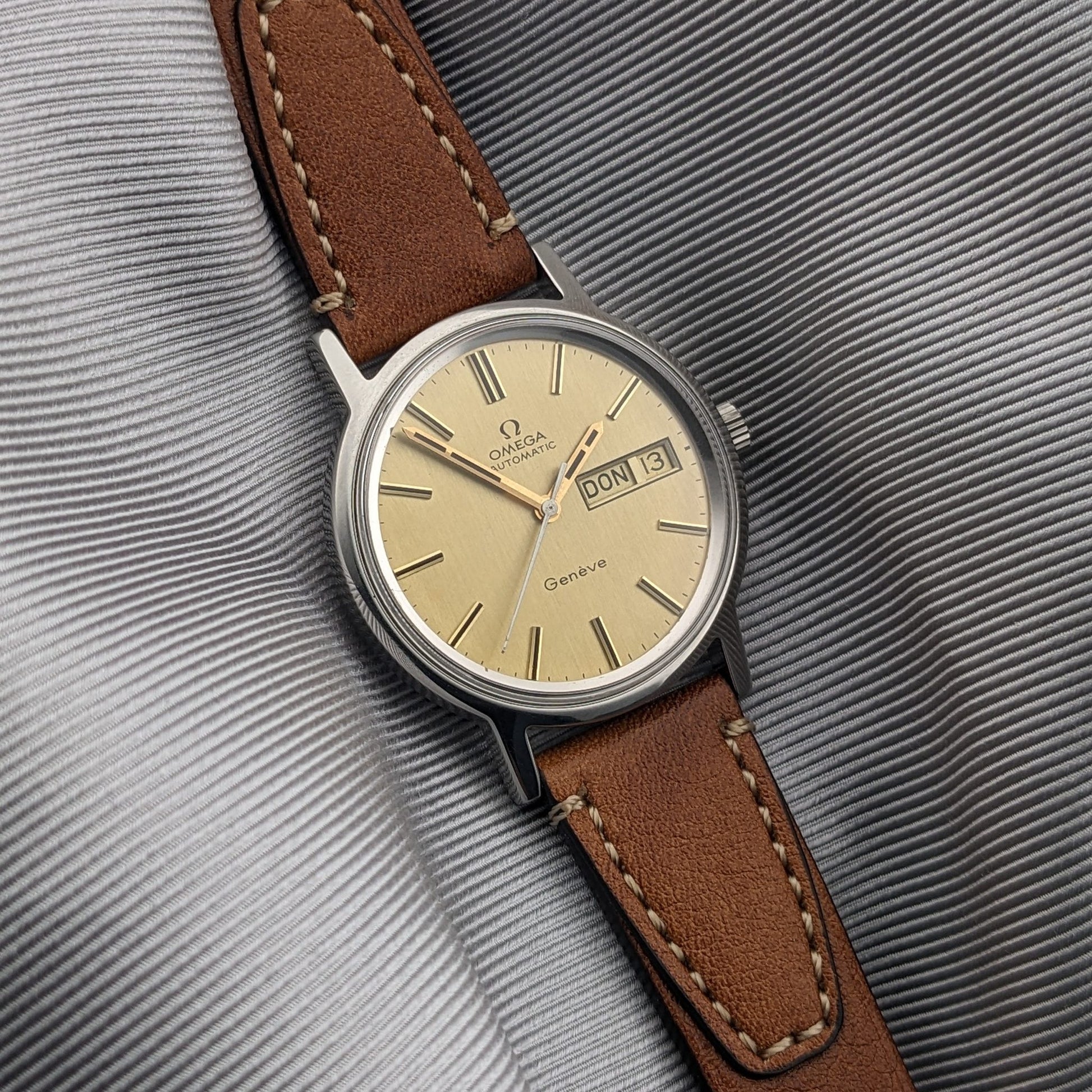 Circa 50 Years Old / Omega AUTOMATIC GENEVE / Ref 1660117 / Vintage 1970s Watch / Cal 1022 Movement / Serviced vintage watch