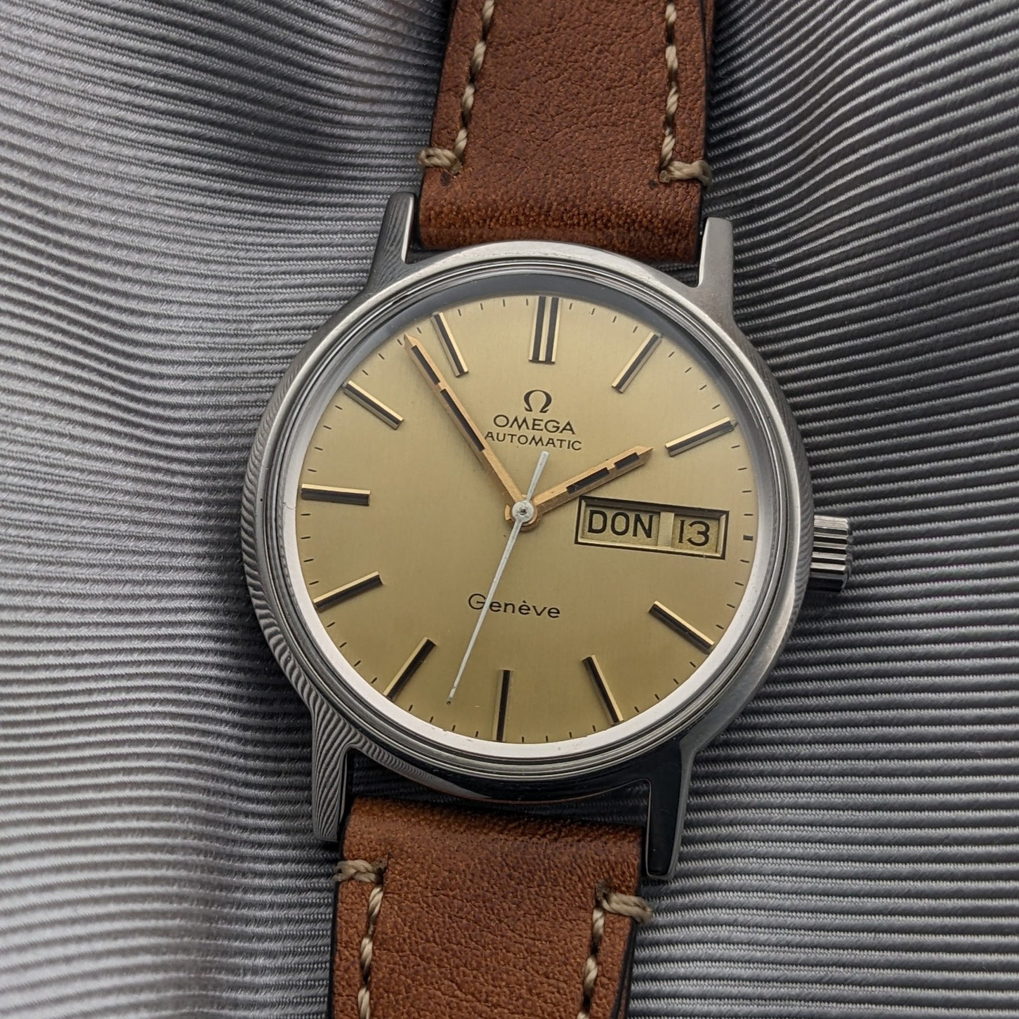 Circa 50 Years Old / Omega AUTOMATIC GENEVE / Ref 1660117 / Vintage 1970s Watch / Cal 1022 Movement / Serviced vintage watch