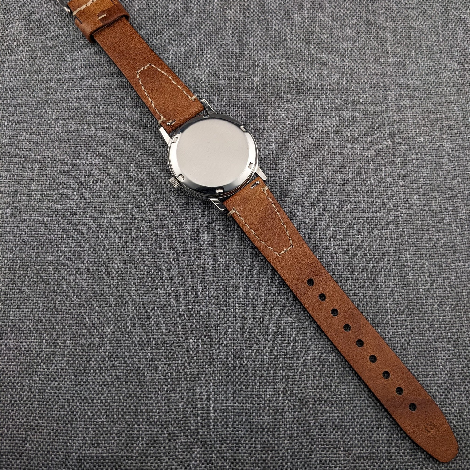 Circa 50 Years Old / Omega AUTOMATIC GENEVE / Ref 1660117 / Vintage 1970s Watch / Cal 1022 Movement / Serviced vintage watch