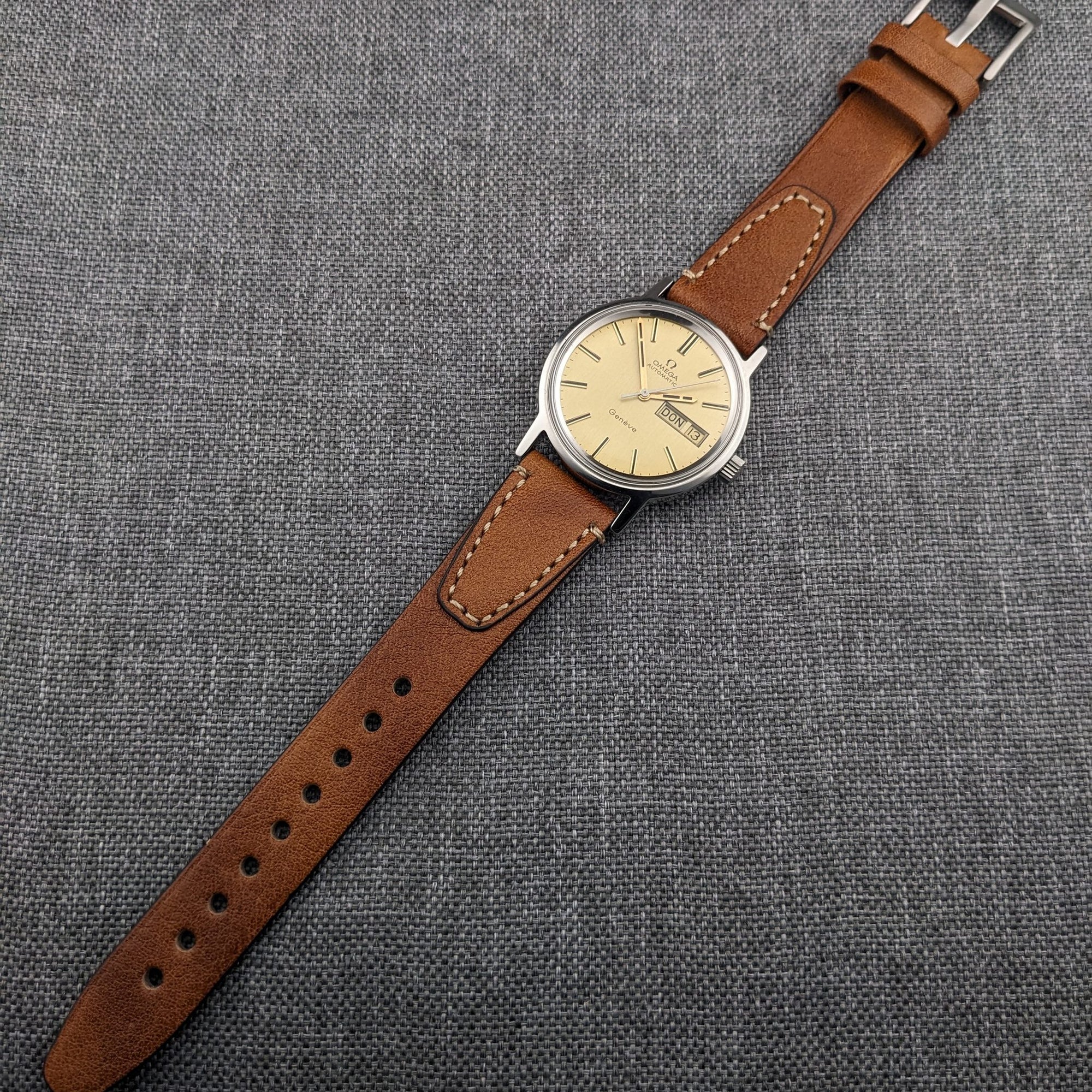 Circa 50 Years Old / Omega AUTOMATIC GENEVE / Ref 1660117 / Vintage 1970s Watch / Cal 1022 Movement / Serviced vintage watch