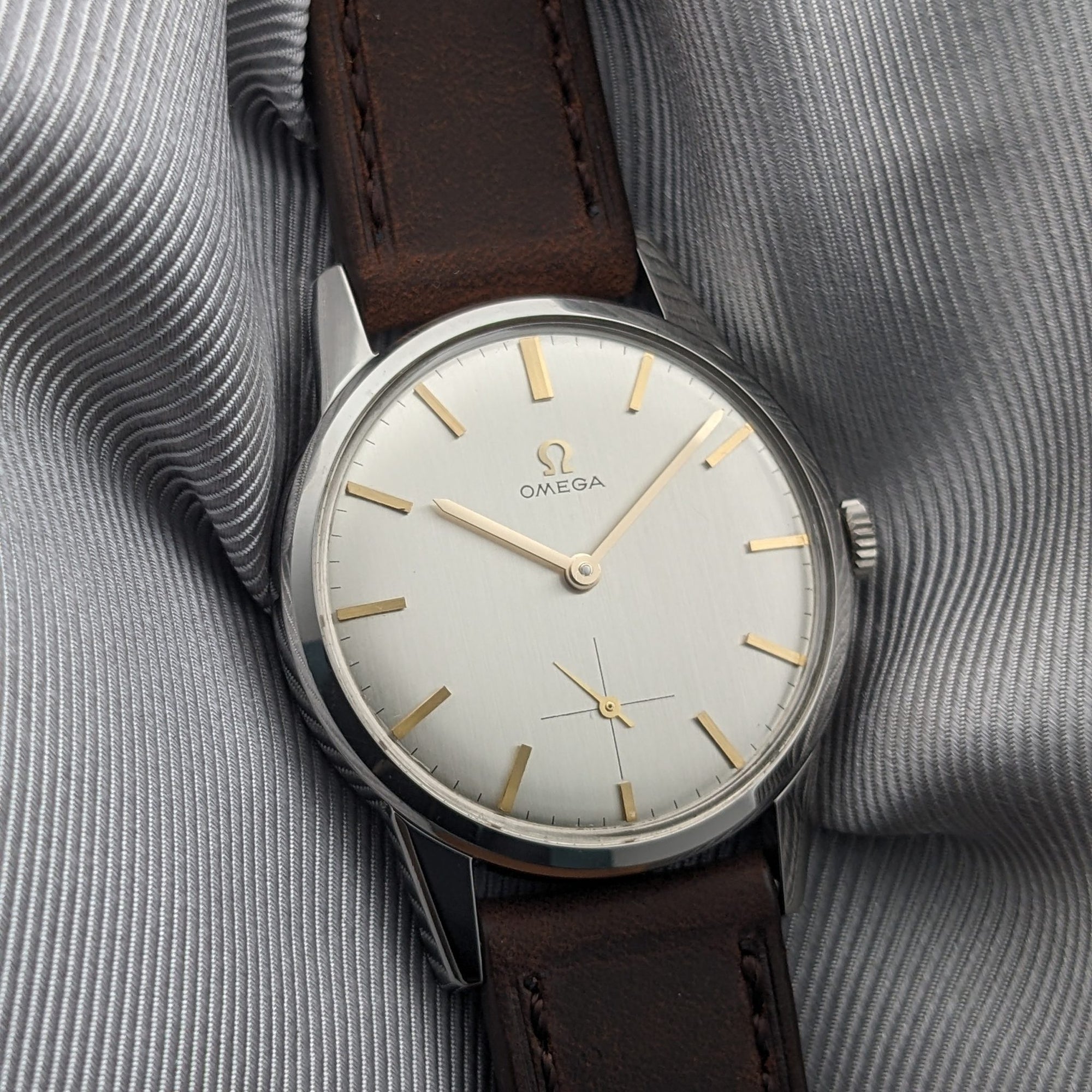 Circa 60 Years Old / Omega Classic / Ref 14391-61 / Vintage 1960s Watch / Cal 269 Movement / Serviced vintage watch
