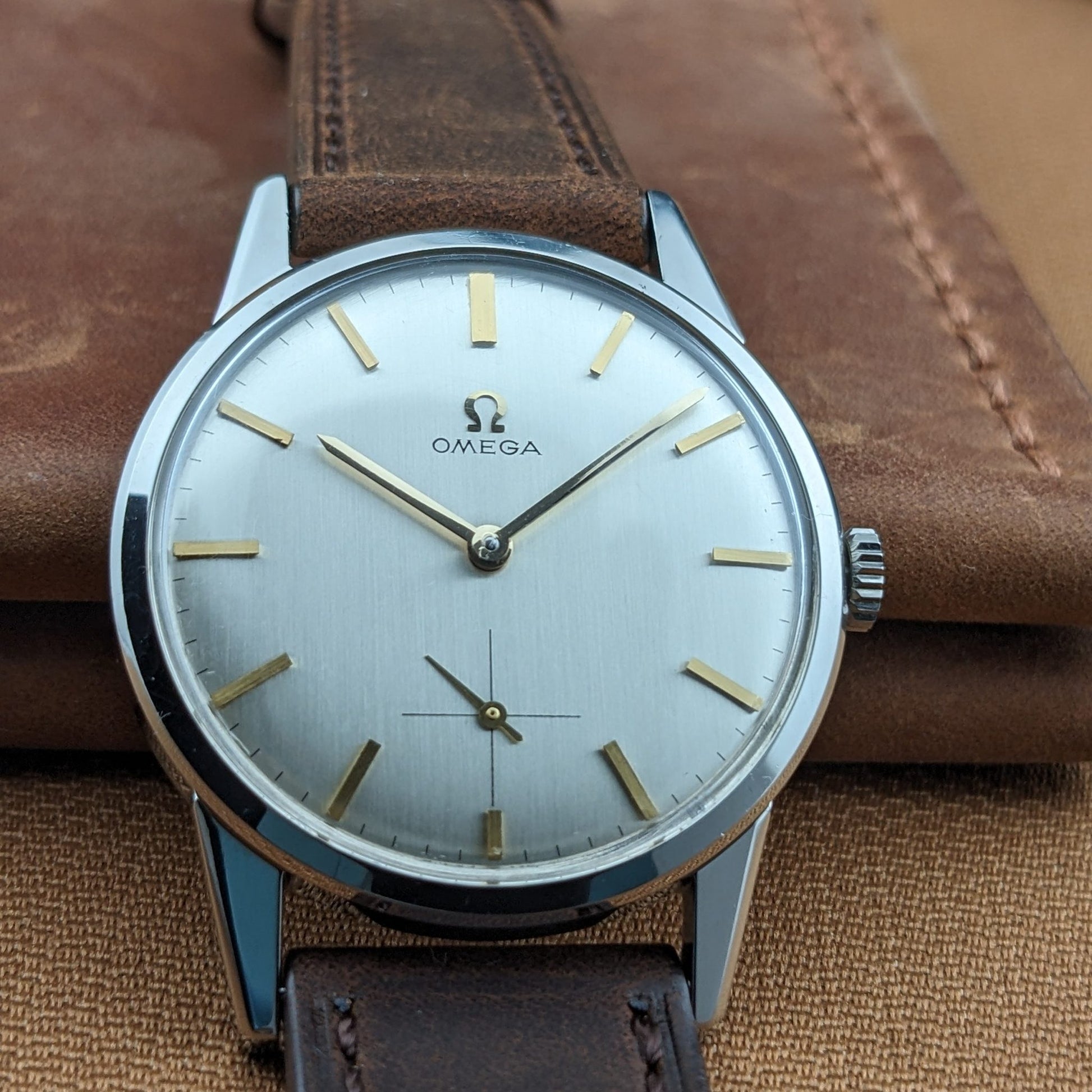 Circa 60 Years Old / Omega Classic / Ref 14391-61 / Vintage 1960s Watch / Cal 269 Movement / Serviced vintage watch