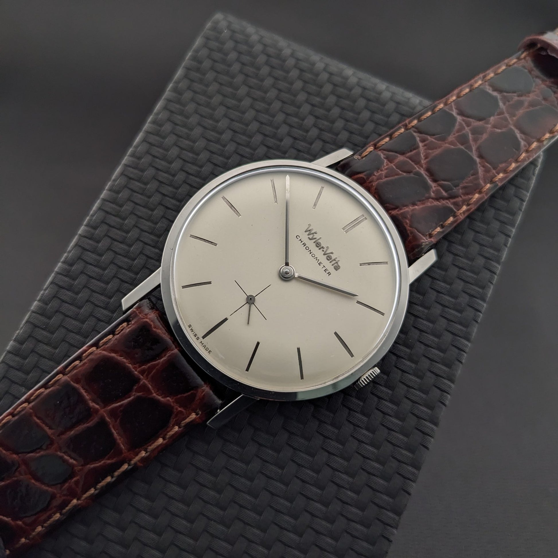 Circa 60 Years Old / Wyler Vetta Chronometer / Ref 1964-6 / Patented Incaflex Balance / Vintage 1960s Watch / Serviced vintage watch