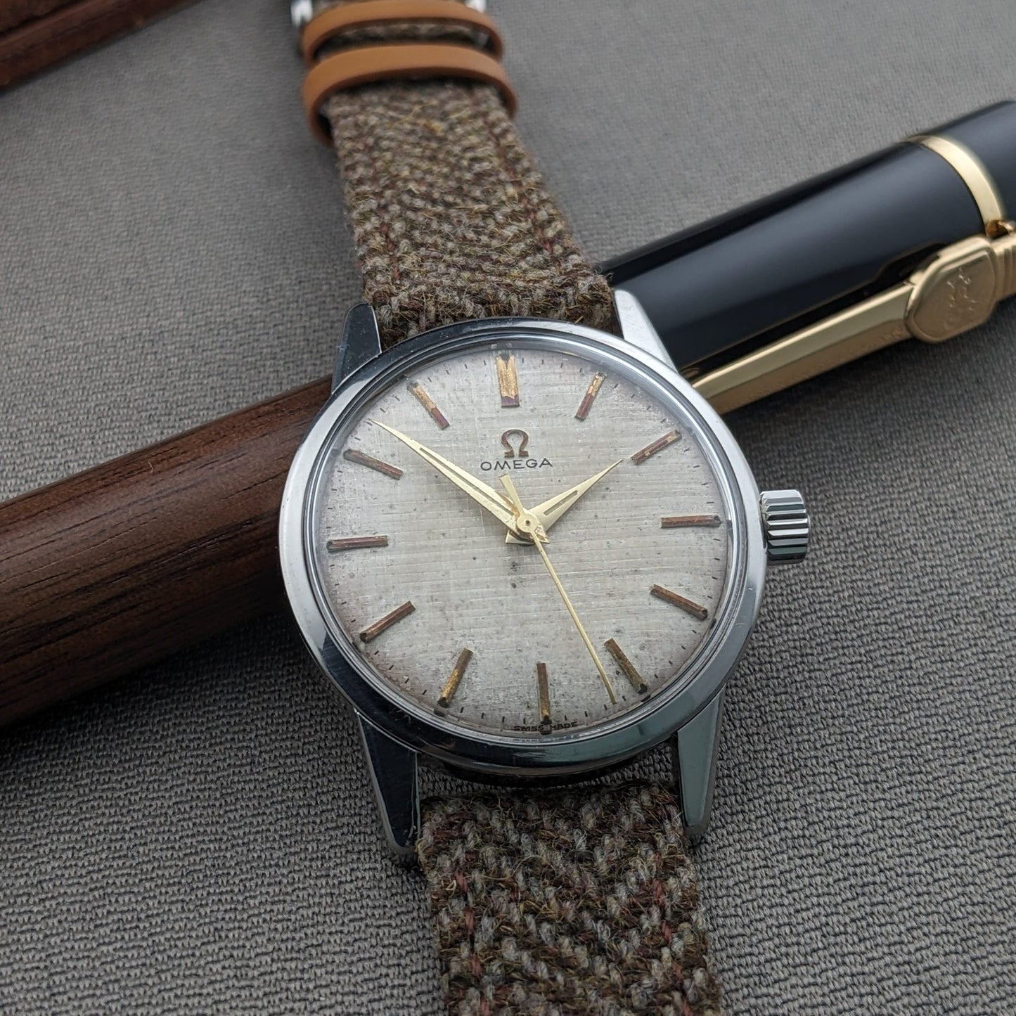 Circa 65 Years Old / Omega Seamaster Ref 14390 61 SC / Rare Linen Dial / Vintage 1961 Watch / Cal 285 Movement / Serviced dial