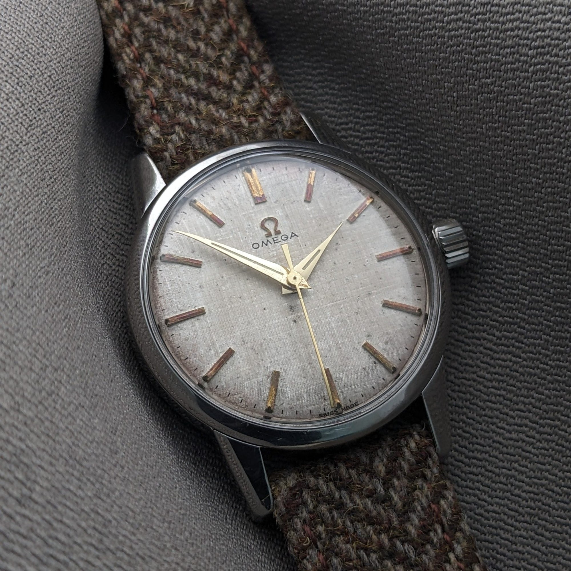 Circa 65 Years Old / Omega Seamaster Ref 14390 61 SC / Rare Linen Dial / Vintage 1961 Watch / Cal 285 Movement / Serviced vintage watch