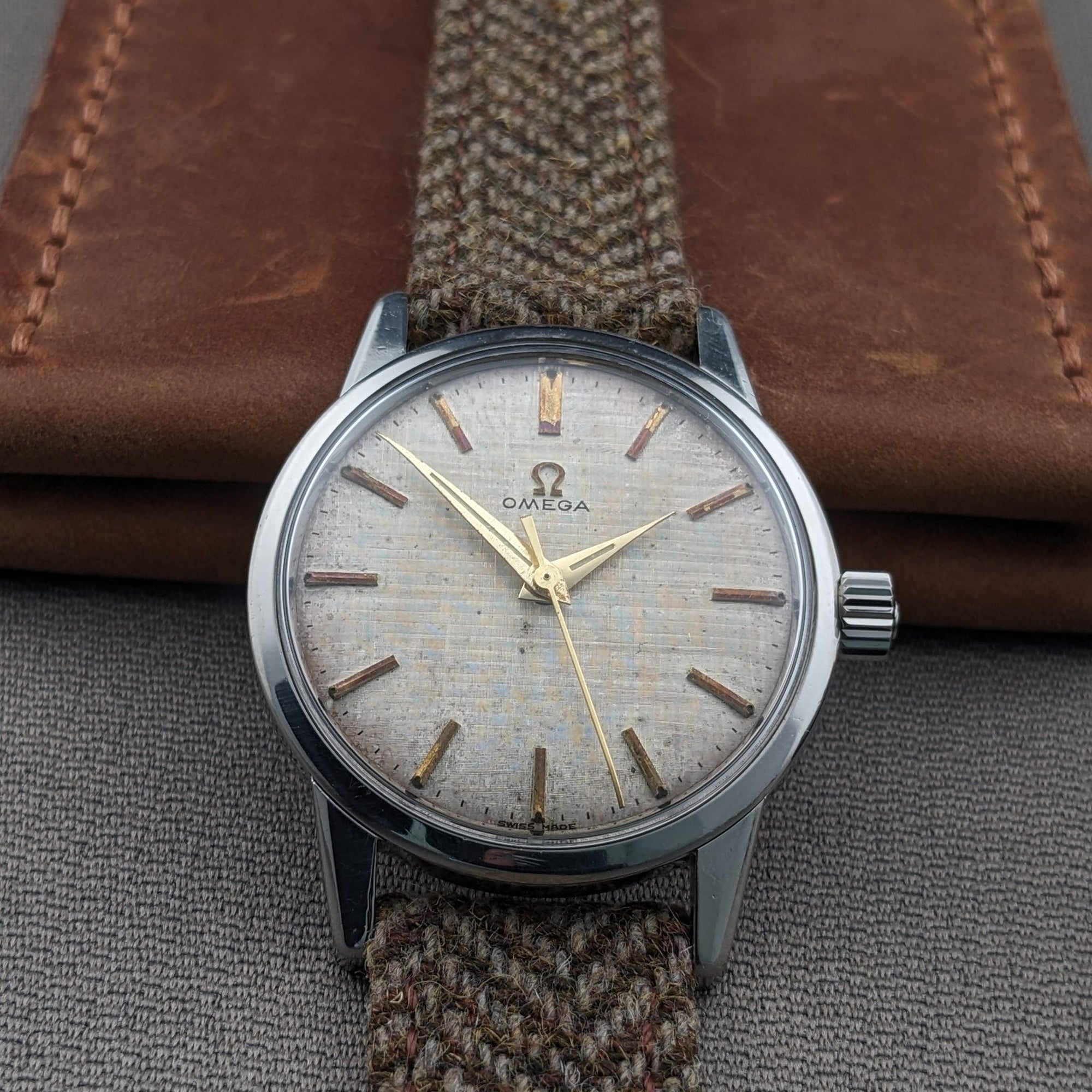 Circa 65 Years Old / Omega Seamaster Ref 14390 61 SC / Rare Linen Dial / Vintage 1961 Watch / Cal 285 Movement / Serviced vintage watch
