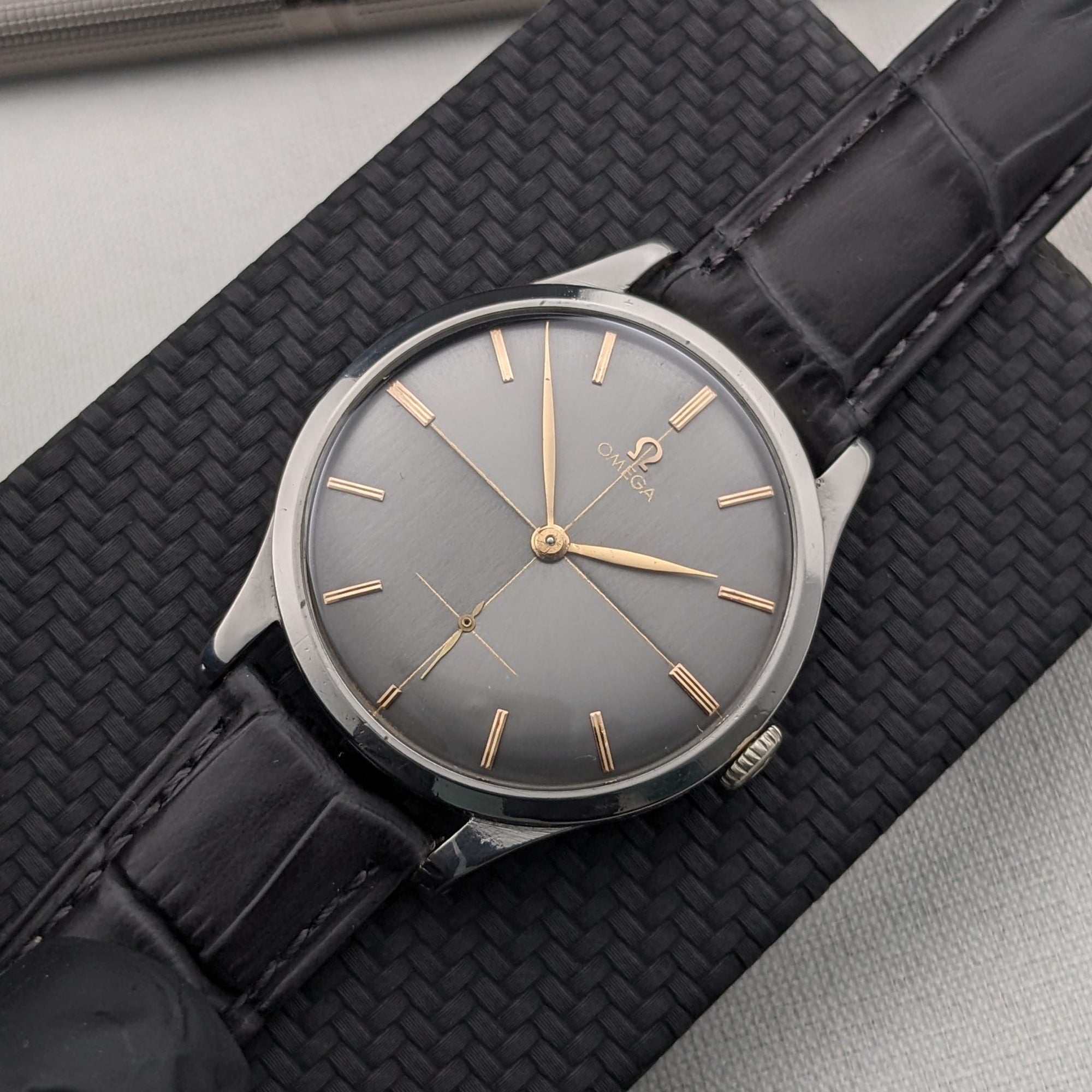 Circa 70 Years Old / Omega / Ref 2609 16 / Jumbo 37.5 mm / Two-Tone Graphite Crosshair Dial / Vintage 1954 Watch / Cal 266 Movement / Serviced vintage watch